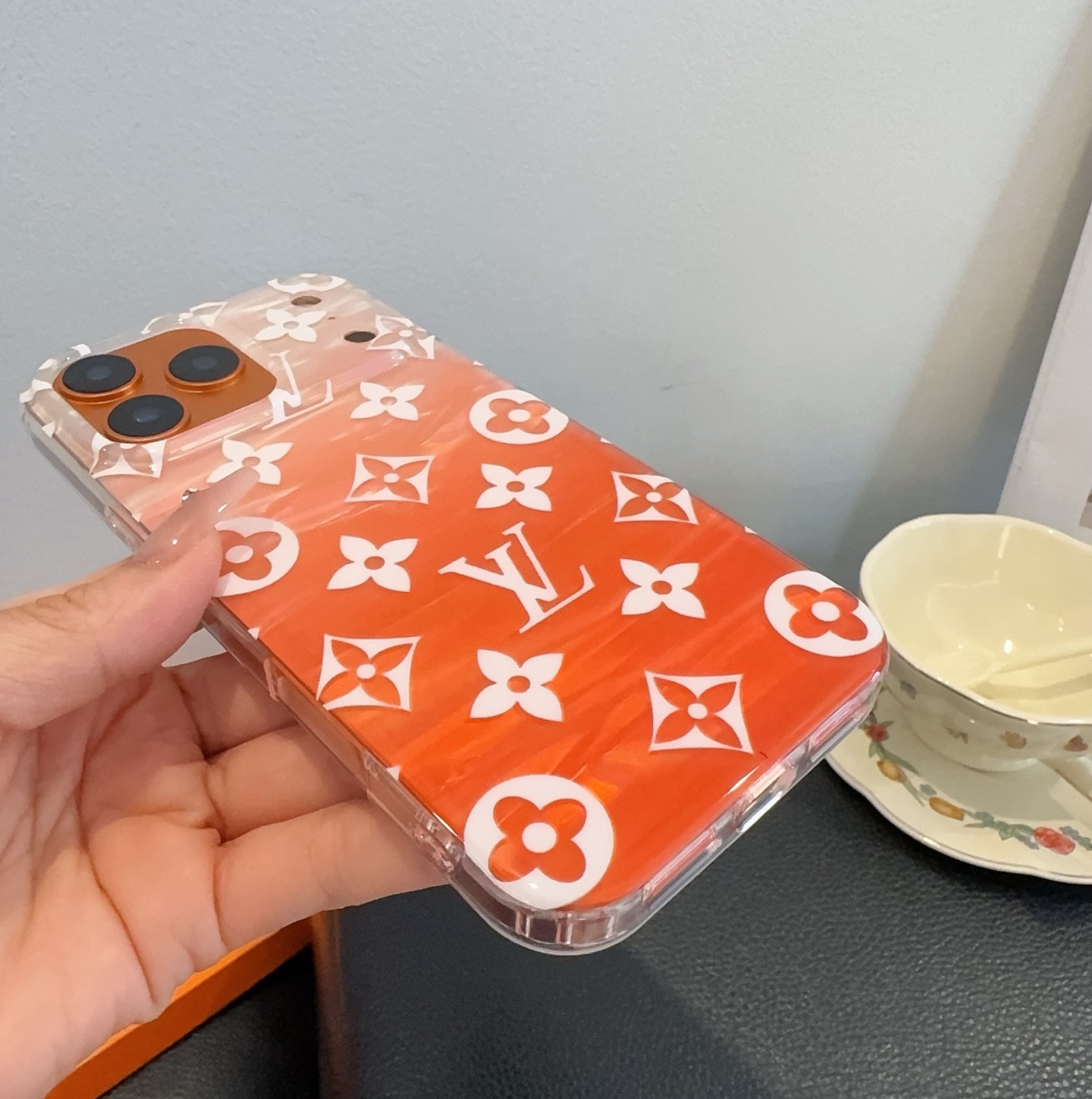 星宇橙系列 lv手机壳型号：为了不出现报错型号，请打开本机查看手机设置显示的型号⚠️⚠️⚠️iPhone