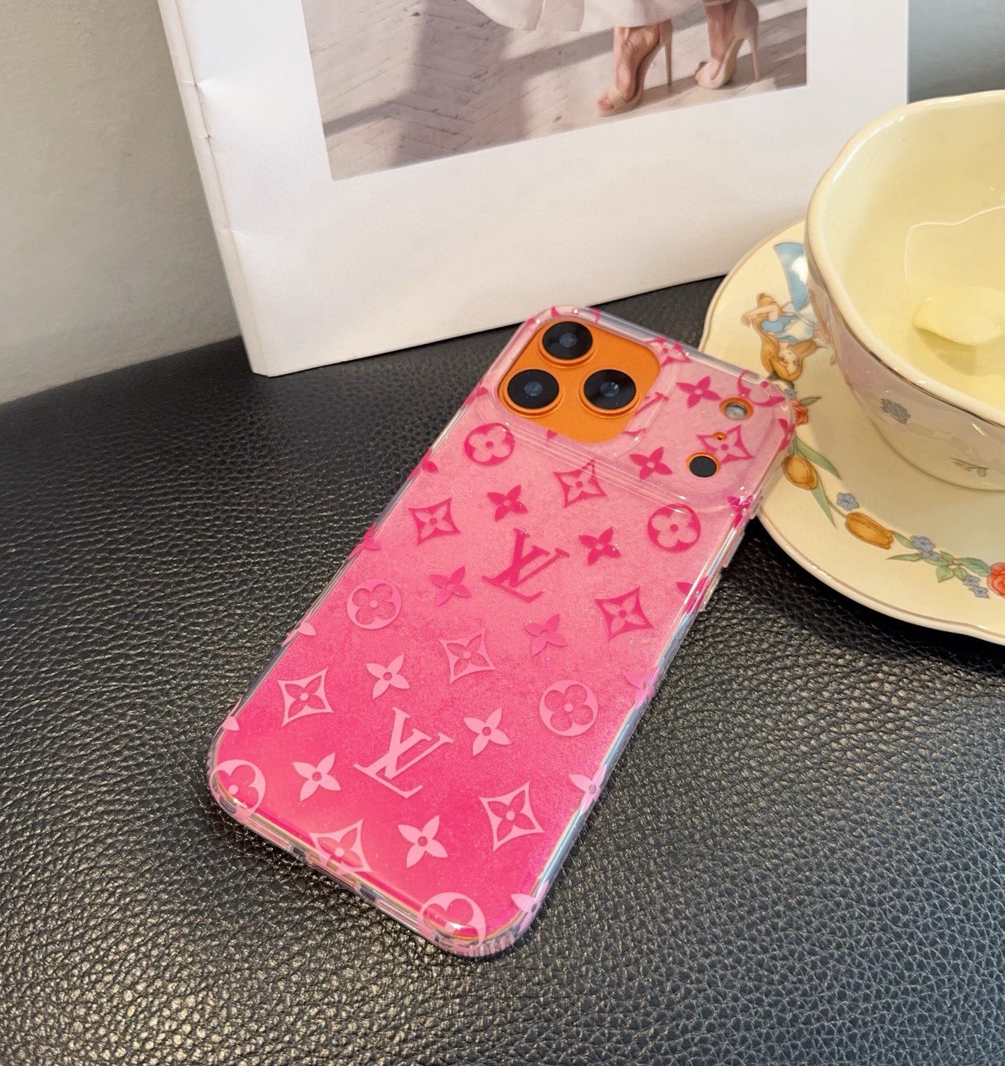 星宇橙系列 Lv闪粉手机壳型号：为了不出现报错型号，请打开本机查看手机设置显示的型号⚠️⚠️⚠️iPho