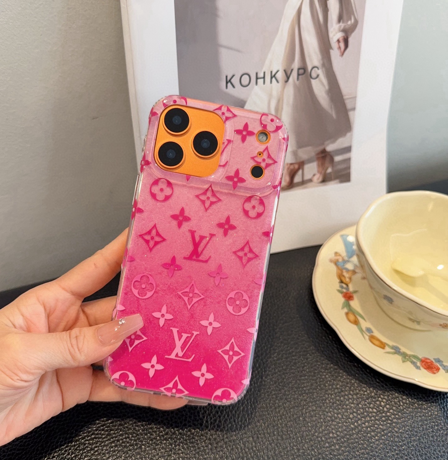 星宇橙系列 Lv闪粉手机壳型号：为了不出现报错型号，请打开本机查看手机设置显示的型号⚠️⚠️⚠️iPho