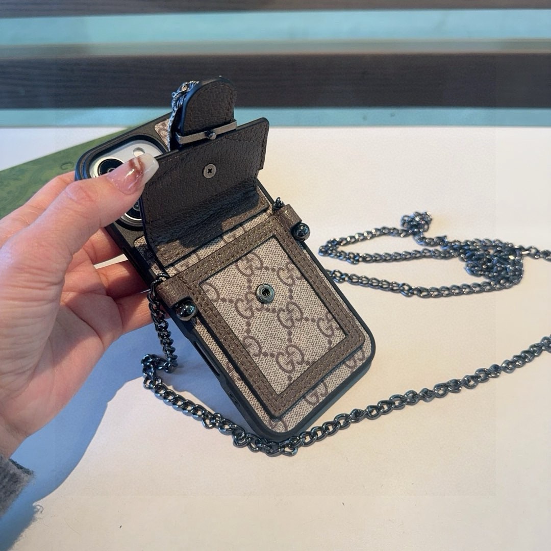 🔥🔥蛇🐍年爆款 Gucci古驰贴皮酒神系列蛇头卡包手机壳 斜挎手机壳型号：为了不出现报错型号，请打开本机