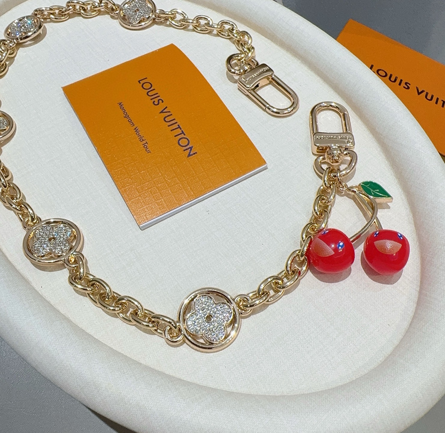 LV X TM 樱桃🍒包挂包链原单货 Lv钥匙扣包饰包包挂件Louis Vuitton 路易威登 樱桃🍒