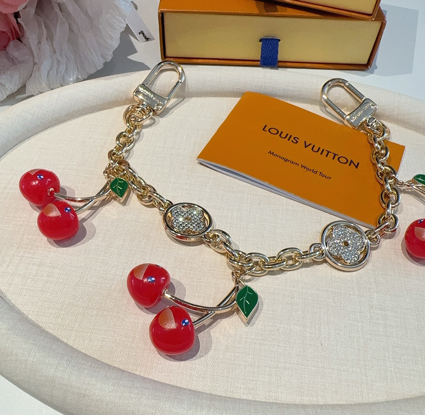 LV X TM 樱桃🍒包挂包链原单货 Lv钥匙扣包饰包包挂件Louis Vuitton 路易威登 樱桃🍒
