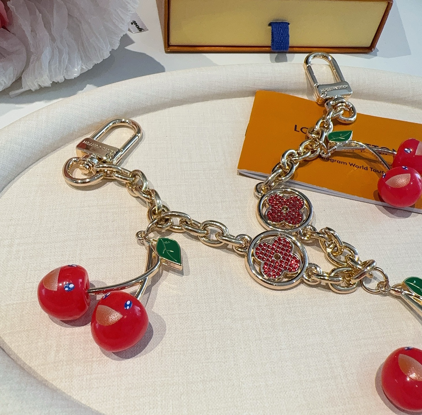 LV X TM 樱桃🍒包挂包链原单货 Lv钥匙扣包饰包包挂件Louis Vuitton 路易威登 樱桃🍒