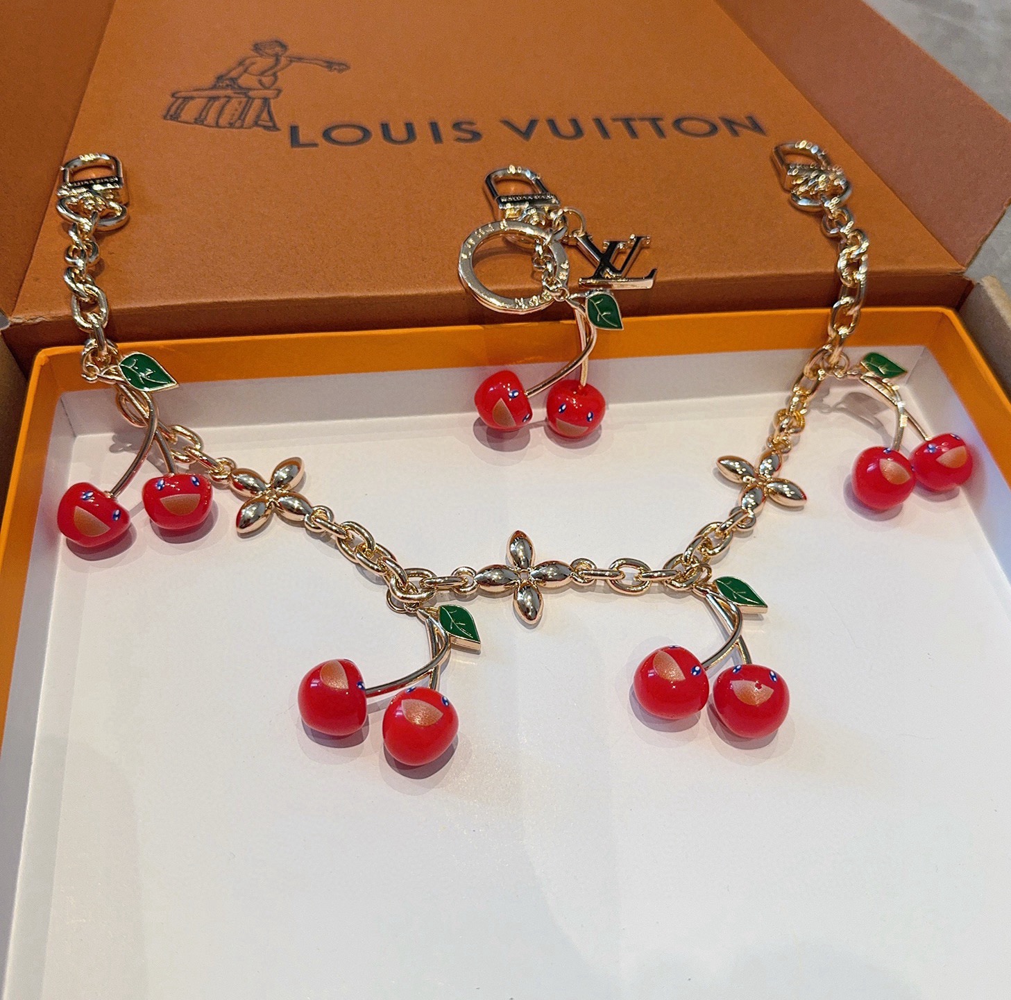 多颗🍒包链 LV X TM CERISE 多颗樱桃🍒链条包饰包包挂链 LV 钥匙扣 x TM LV Ce
