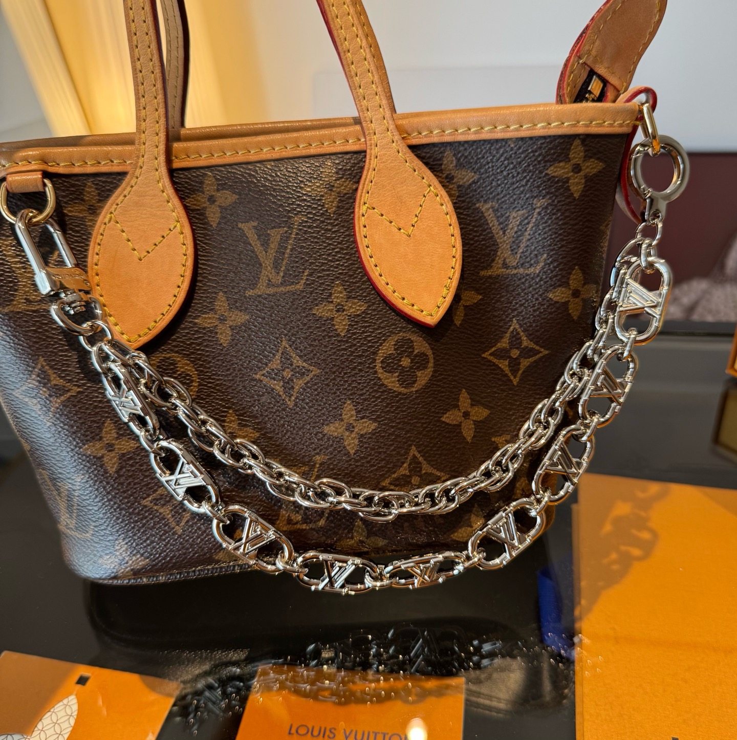 🔥LV 包链 钥匙扣 路易威登新款包链，包包挂件 配饰 多元素材质，舒展时尚个性！