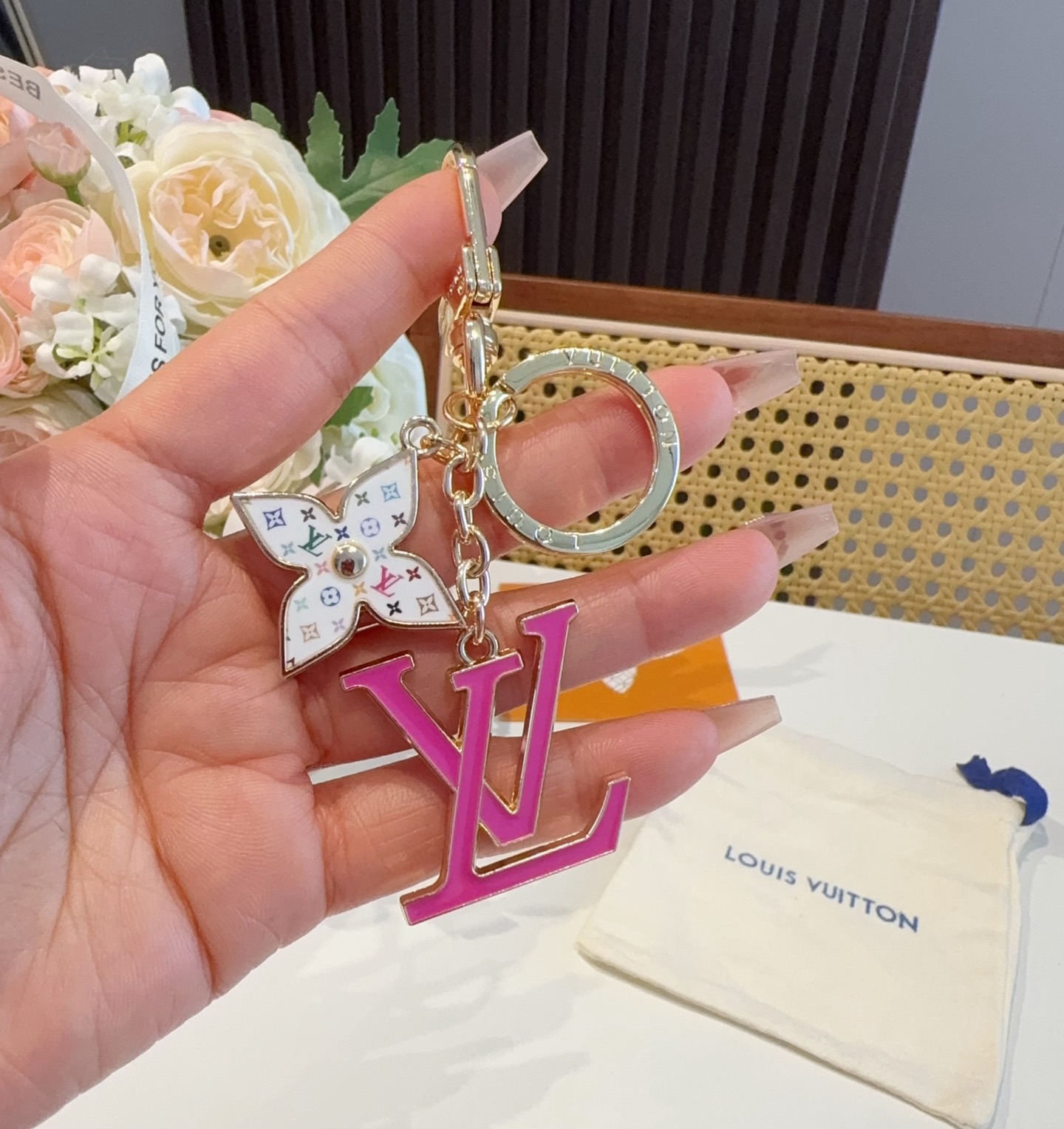 🔥村上隆三彩系列 白三彩 黑三彩 老花 LV 钥匙扣 SPring Street 包饰与钥匙扣 包包挂件