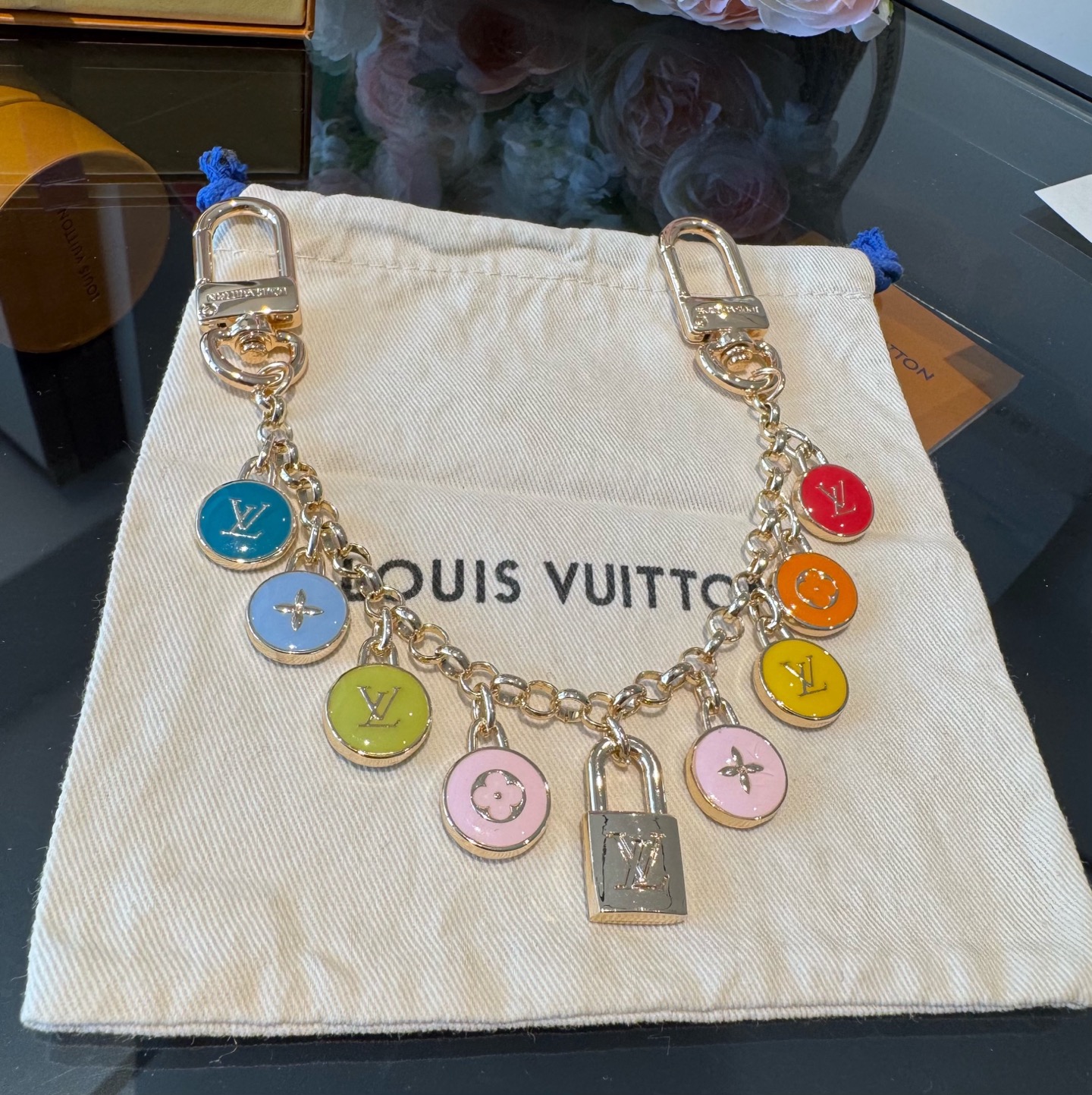 官网新款🔥LV包链 钥匙扣 路易威登珐琅彩色挂饰 包包链条精选莹亮金属 高雅奢华！