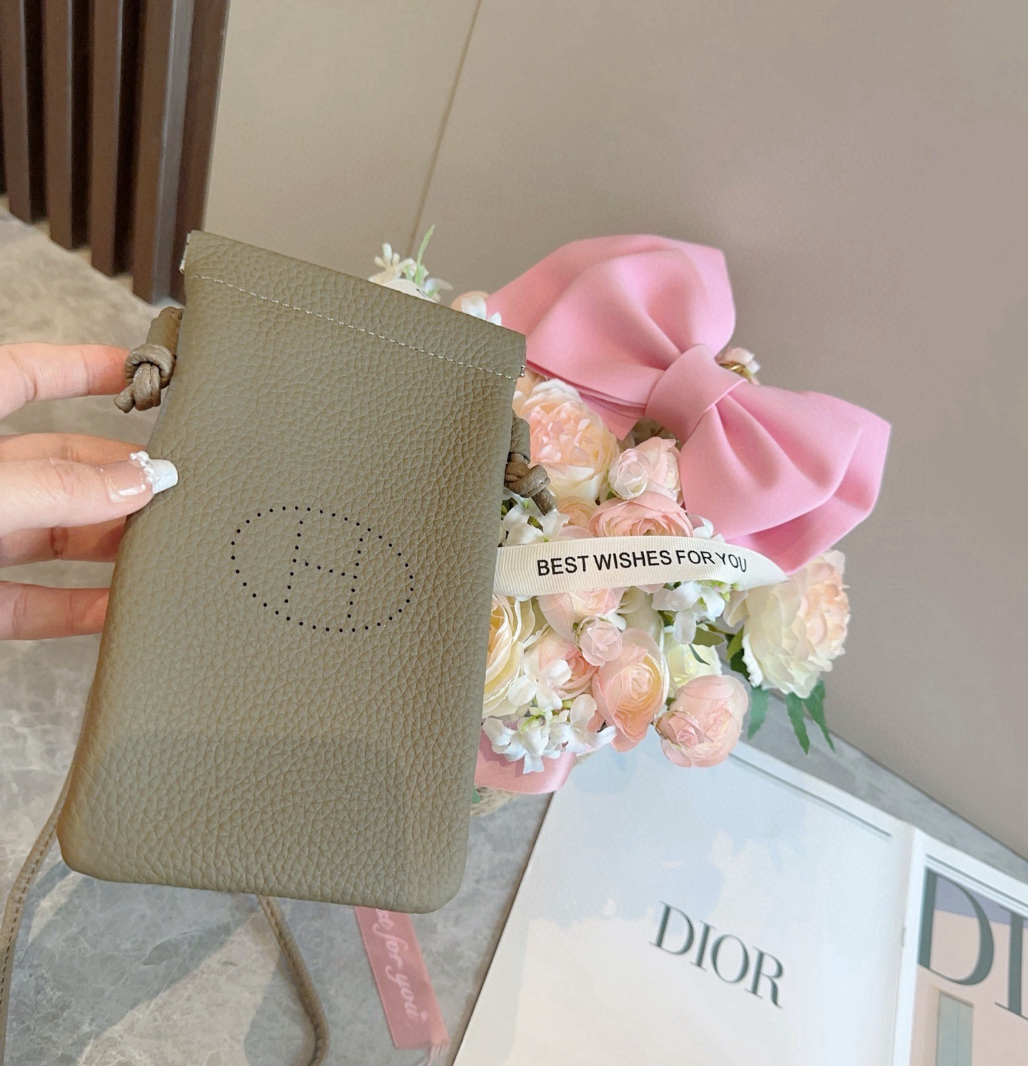 特批🉐️🔥爱马仕H手机包斜挎mini包包，肩带🉑️调节，头层牛皮做工精致，可放2部手机 出门不带现金的时