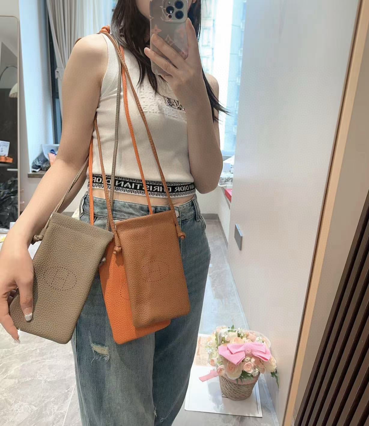 特批🉐️🔥爱马仕H手机包斜挎mini包包，肩带🉑️调节，头层牛皮做工精致，可放2部手机 出门不带现金的时