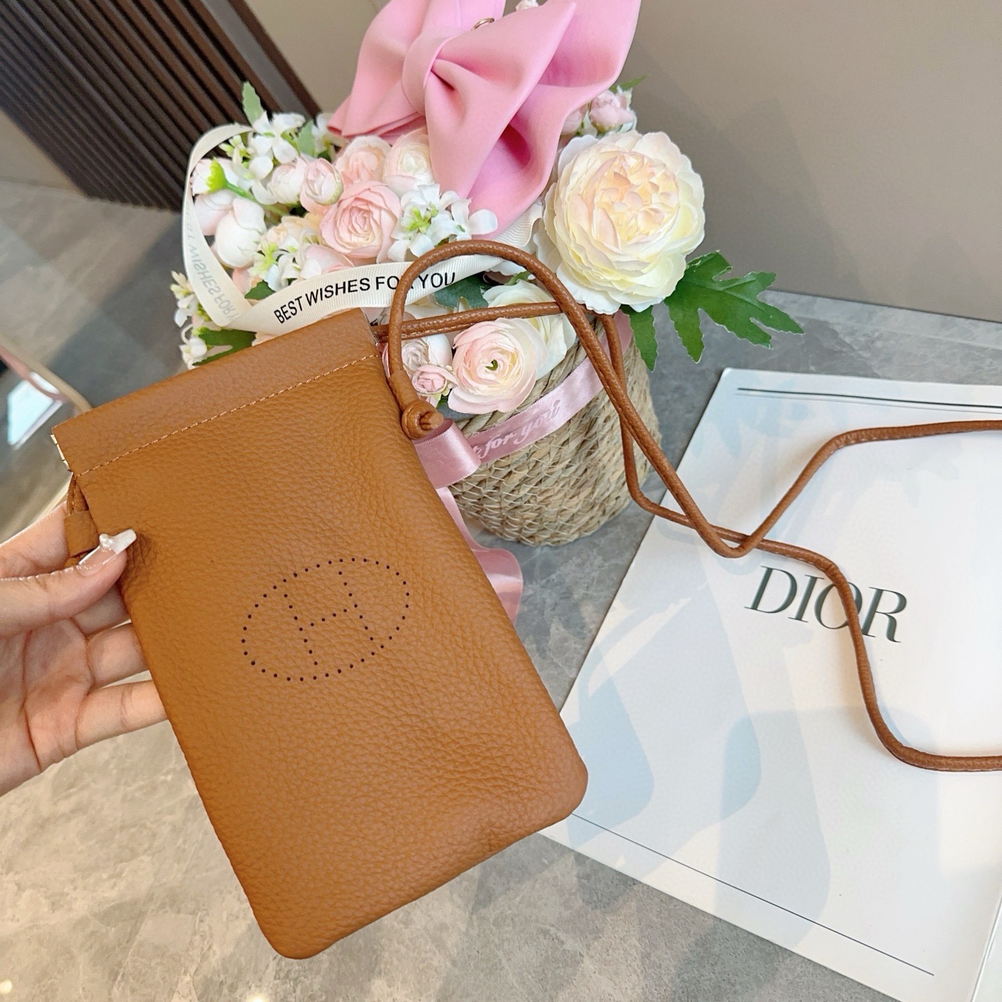 特批🉐️🔥爱马仕H手机包斜挎mini包包，肩带🉑️调节，头层牛皮做工精致，可放2部手机 出门不带现金的时