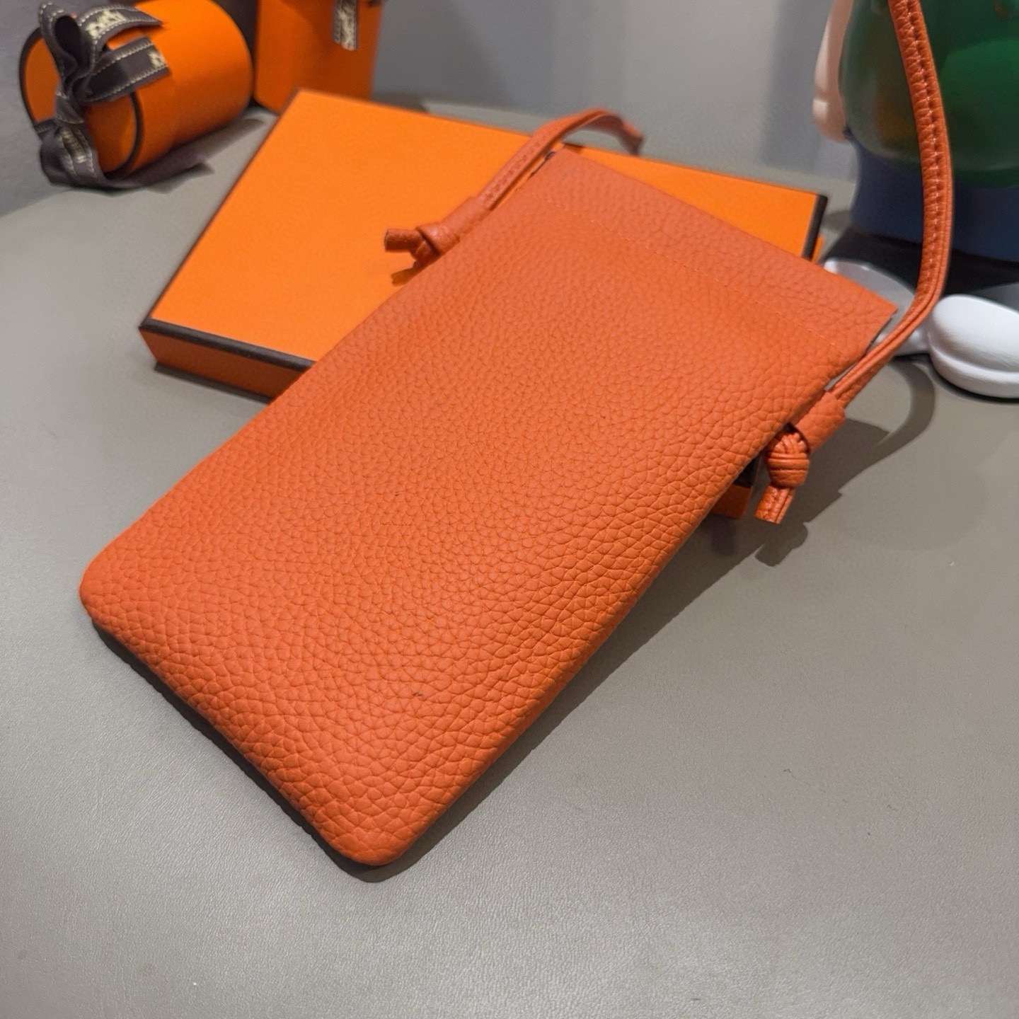 特批🉐️🔥爱马仕H手机包斜挎mini包包，肩带🉑️调节，头层牛皮做工精致，可放2部手机 出门不带现金的时