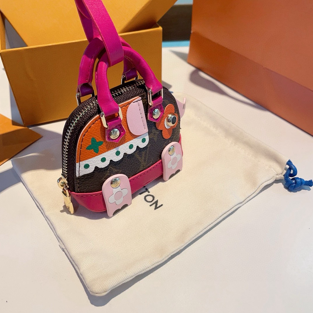 ❗️新款 LOUIS VUITTON 大象🐘钥匙扣mini包包 LV包包挂饰 零钱包，耳机包专柜码M68