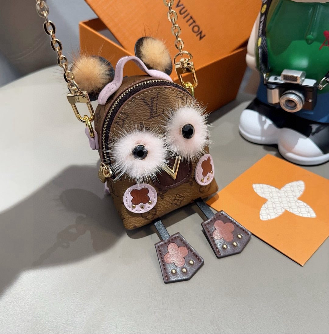🔥LOUIS VUITTON官网M69552 PALM SPRINGS BEAR包饰与钥匙扣。Lv斜挎迷