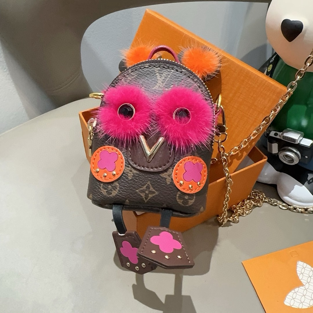 🔥LOUIS VUITTON官网M69552 PALM SPRINGS BEAR包饰与钥匙扣。Lv斜挎迷