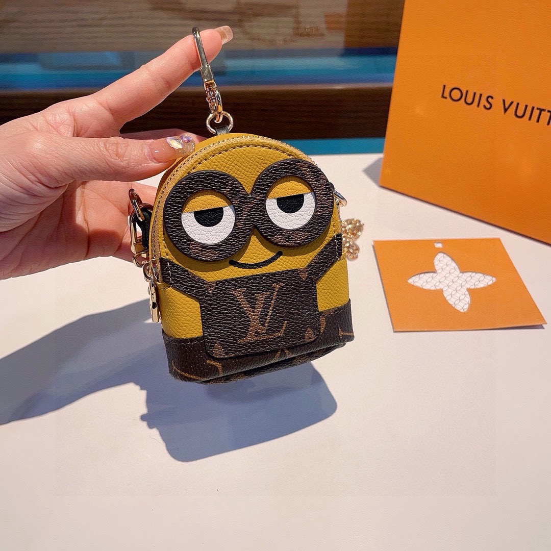 ❗原单货☀ LOUIS VUITTON 小黄人链条斜挎小包，mini包包 可装银行卡💄蓝牙耳机…钥匙扣零