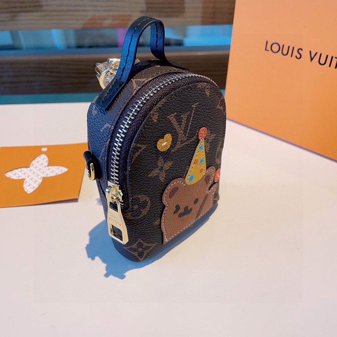 ❗原单货☀ LOUIS VUITTON 新款卡通链条斜挎小包，mini包包 可装银行卡💄蓝牙耳机…钥匙扣