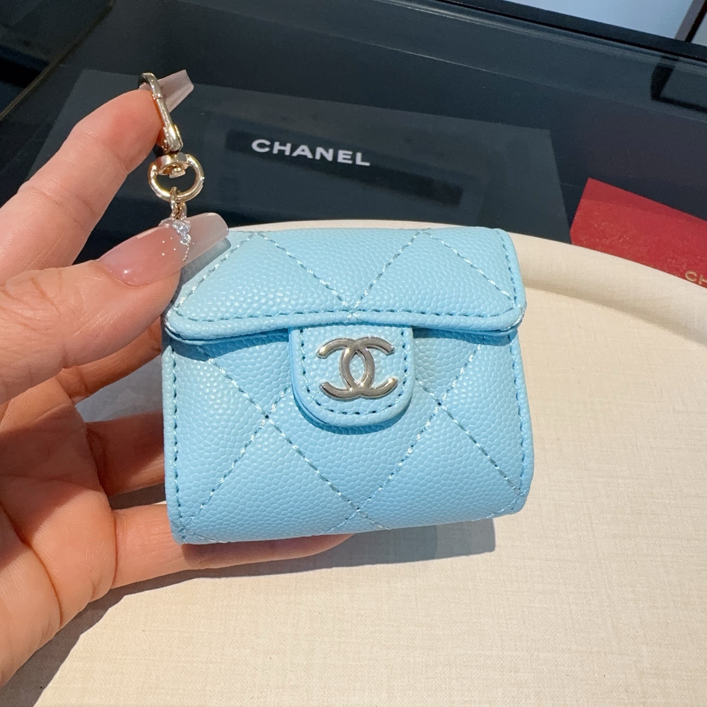 ❤️香奈儿CHANEL经典C3耳机包通用款💥官网1:1耳机包 时尚迷你包包，蓝牙耳机包，包包挂件！尺寸：