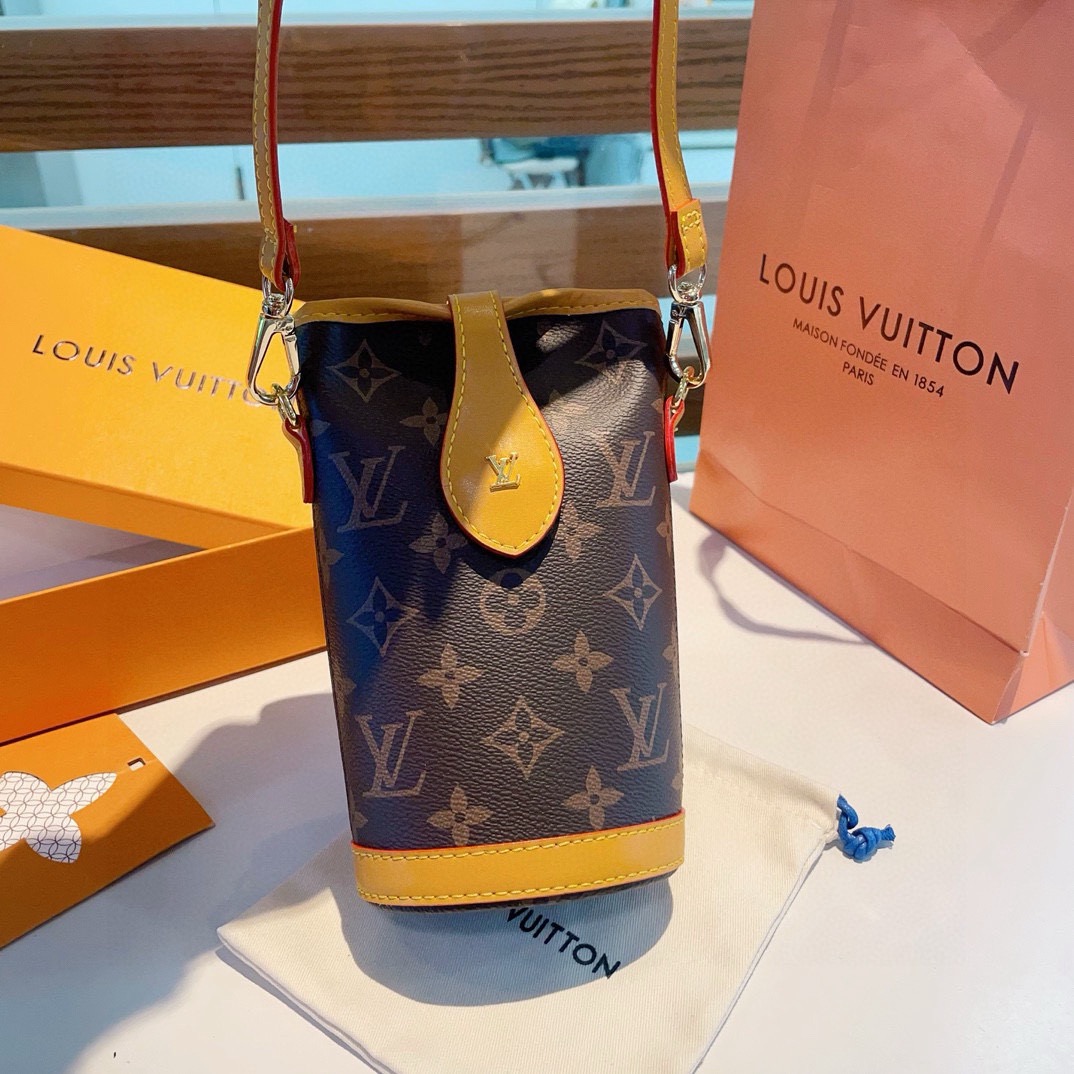 🔥LV薯条🍟斜挎手机包mini包包 M80874 Louis Vuitton 路易威登FOLD ME 斜