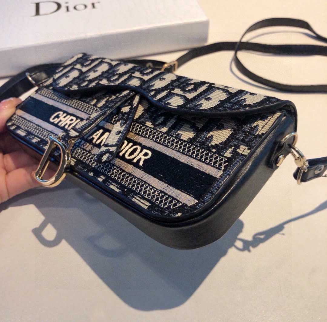 Dior刺绣经典老花通用手机包 斜挎包包，内置卡片层🔥🔥百搭时尚老花系列🖤💙💜