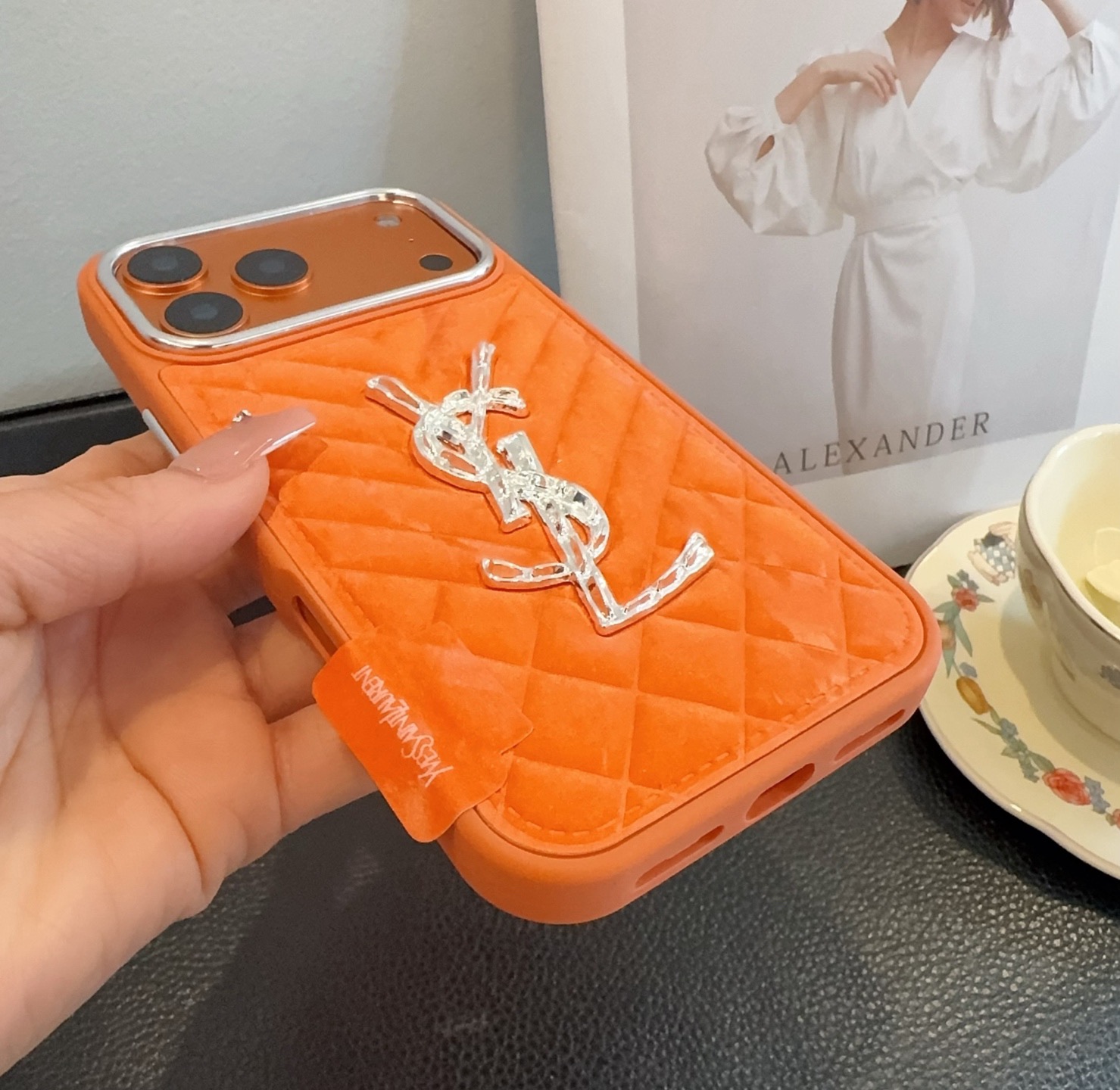 🔥圣罗兰YSL雪山绒压花钻标 ✨🧡🩶轻奢银镀贴绒tPu皮壳🔥🔥手感舒适，高档奢华！型号：为了不出现报错型