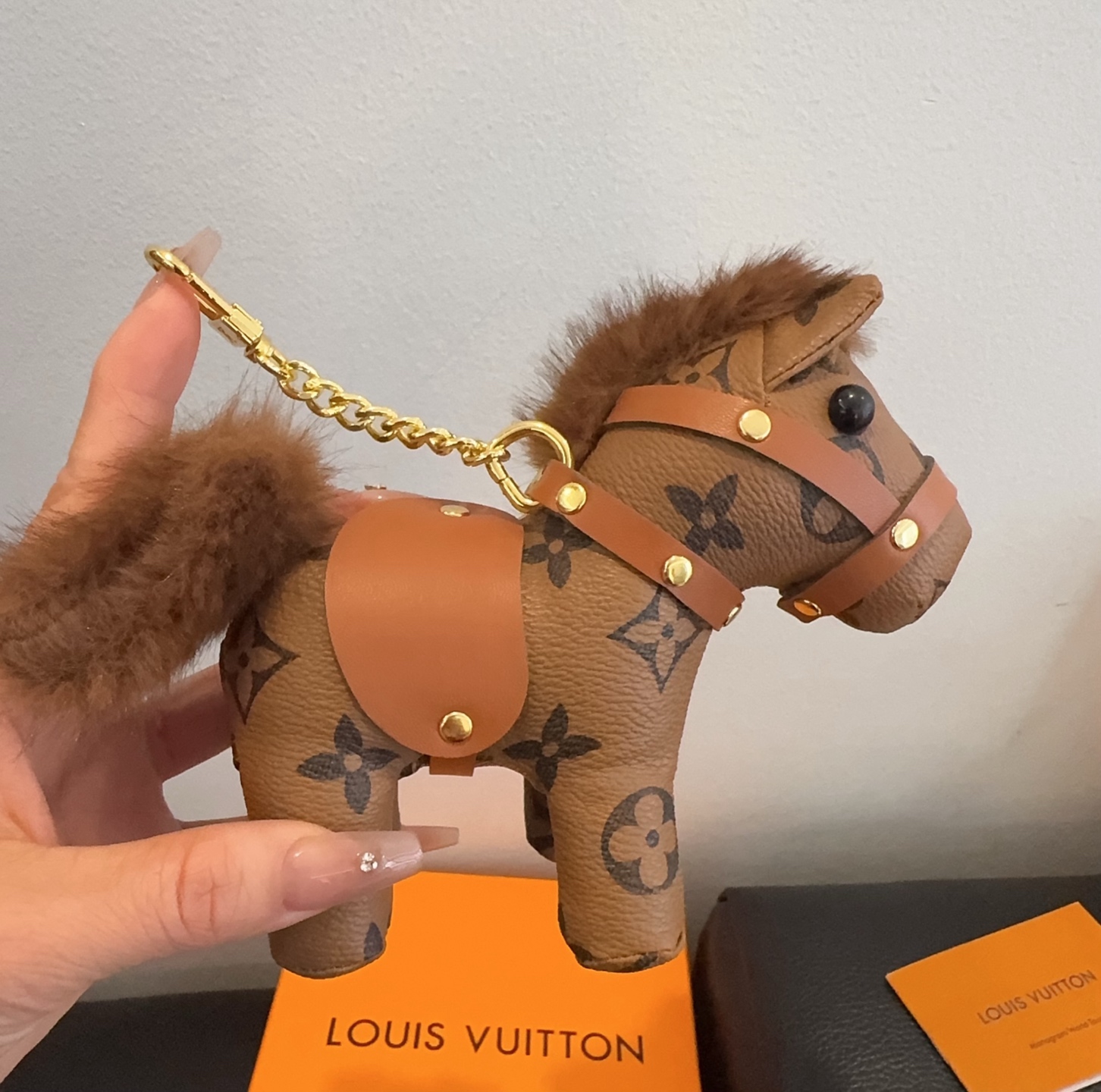 LV钥匙扣老花包包挂件 马上有钱小马🐎挂饰