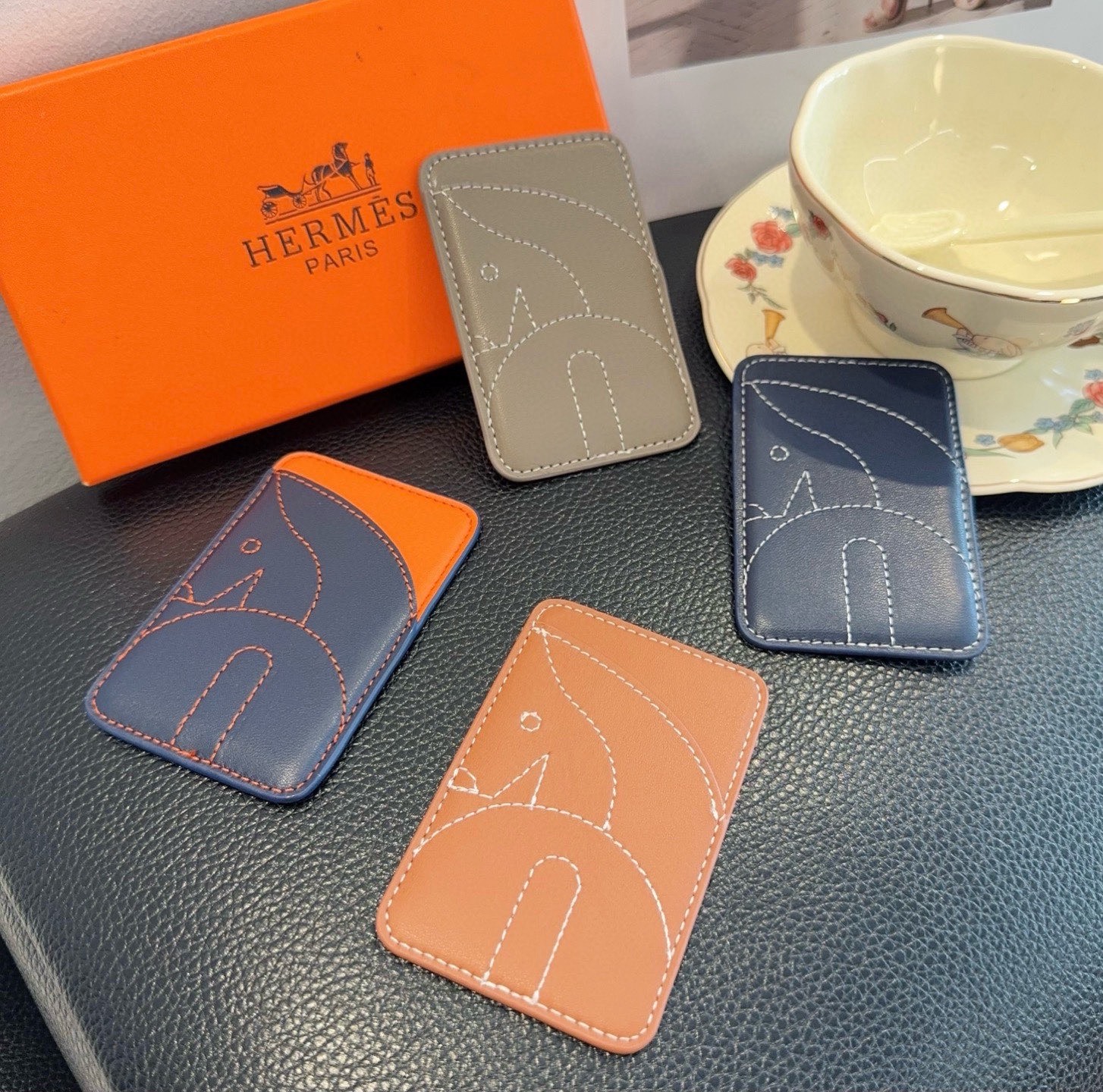 🔥爱马仕官网磁吸卡包 手机磁吸卡包顶级高品质[强]磁吸式卡夹，尺寸：长6.5*高9.5*宽0.5厘米