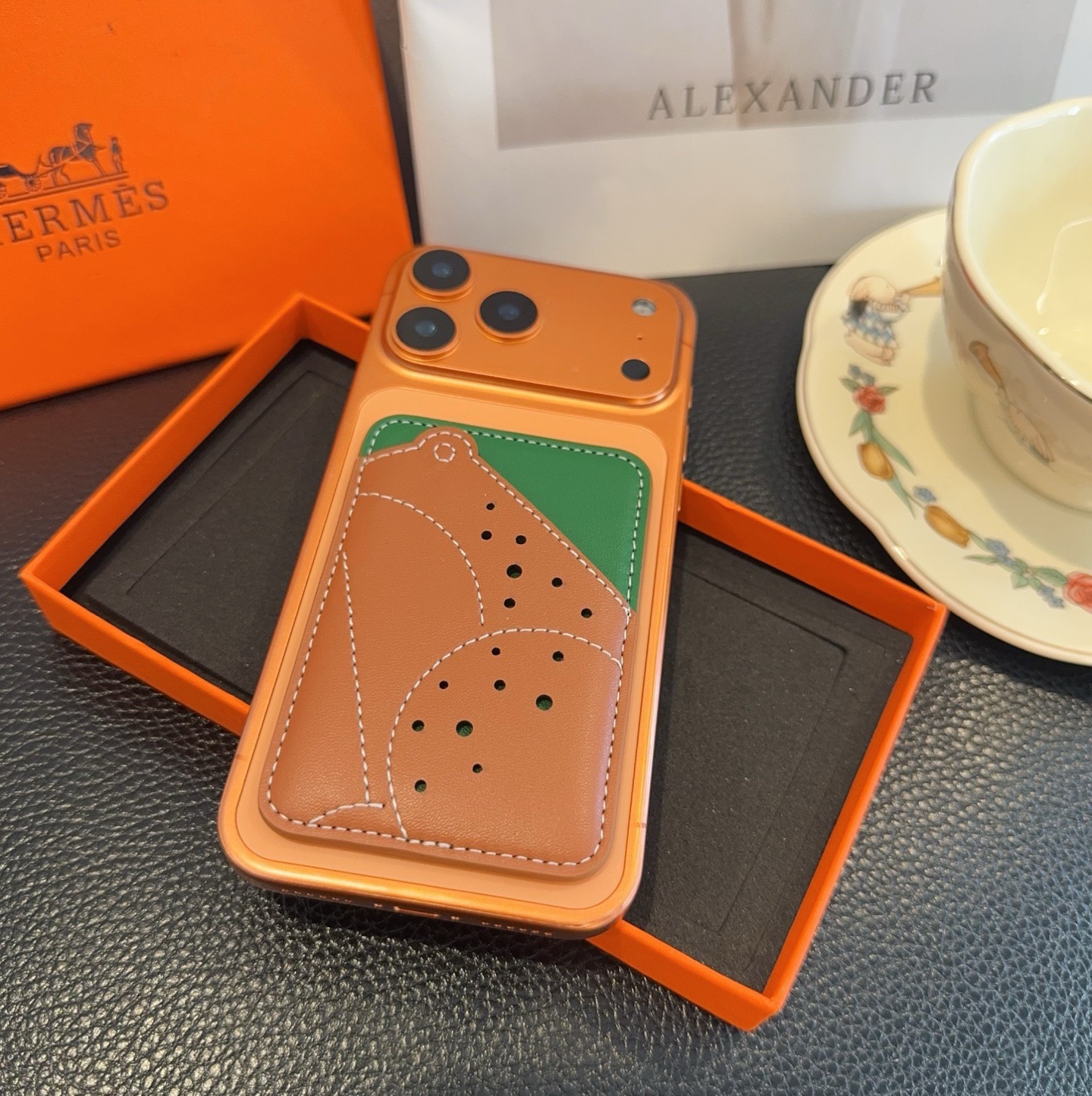 🔥爱马仕官网磁吸卡包 手机磁吸卡包顶级高品质[强]磁吸式卡夹，尺寸：长6.5*高9.5*宽0.5厘米