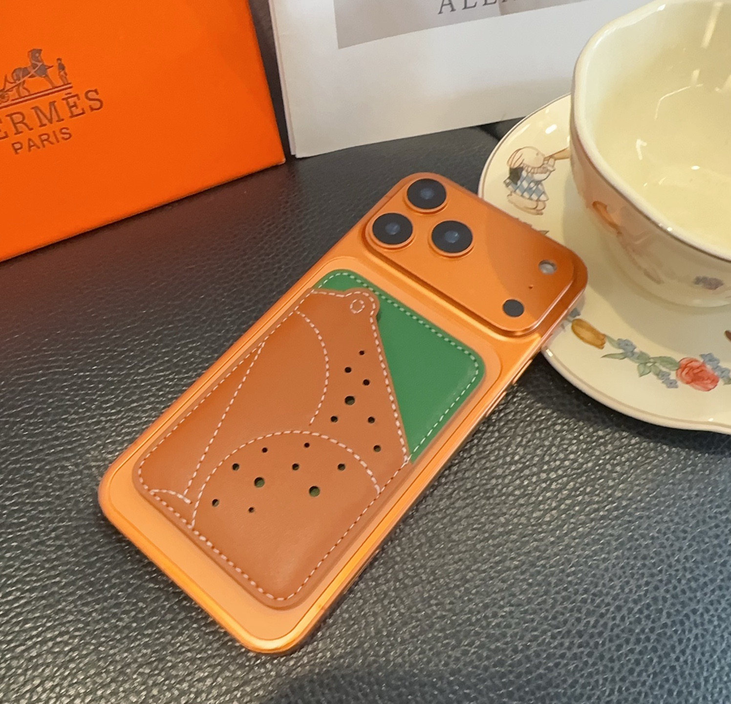 🔥爱马仕官网磁吸卡包 手机磁吸卡包顶级高品质[强]磁吸式卡夹，尺寸：长6.5*高9.5*宽0.5厘米