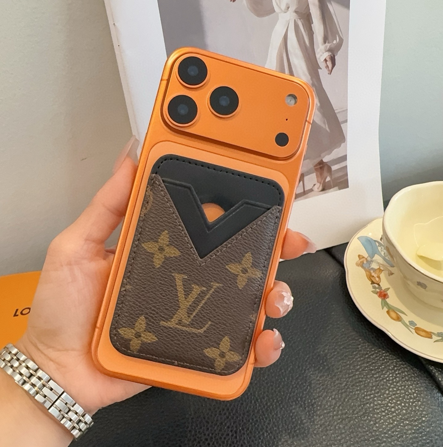 🔥LV官网磁吸卡包 手机磁吸卡包顶级高品质[强]磁吸式卡夹，尺寸：长6.5*高9.5*宽0.5厘米