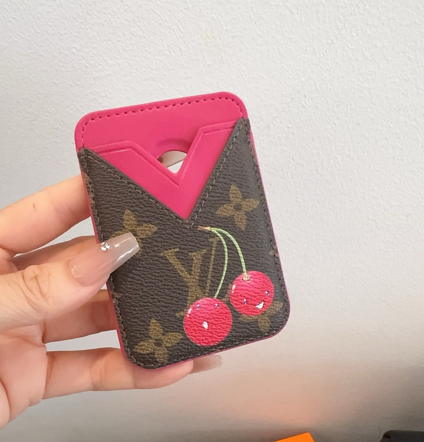 🔥LV官网磁吸卡包 手机磁吸卡包顶级高品质[强]磁吸式卡夹，尺寸：长6.5*高9.5*宽0.5厘米