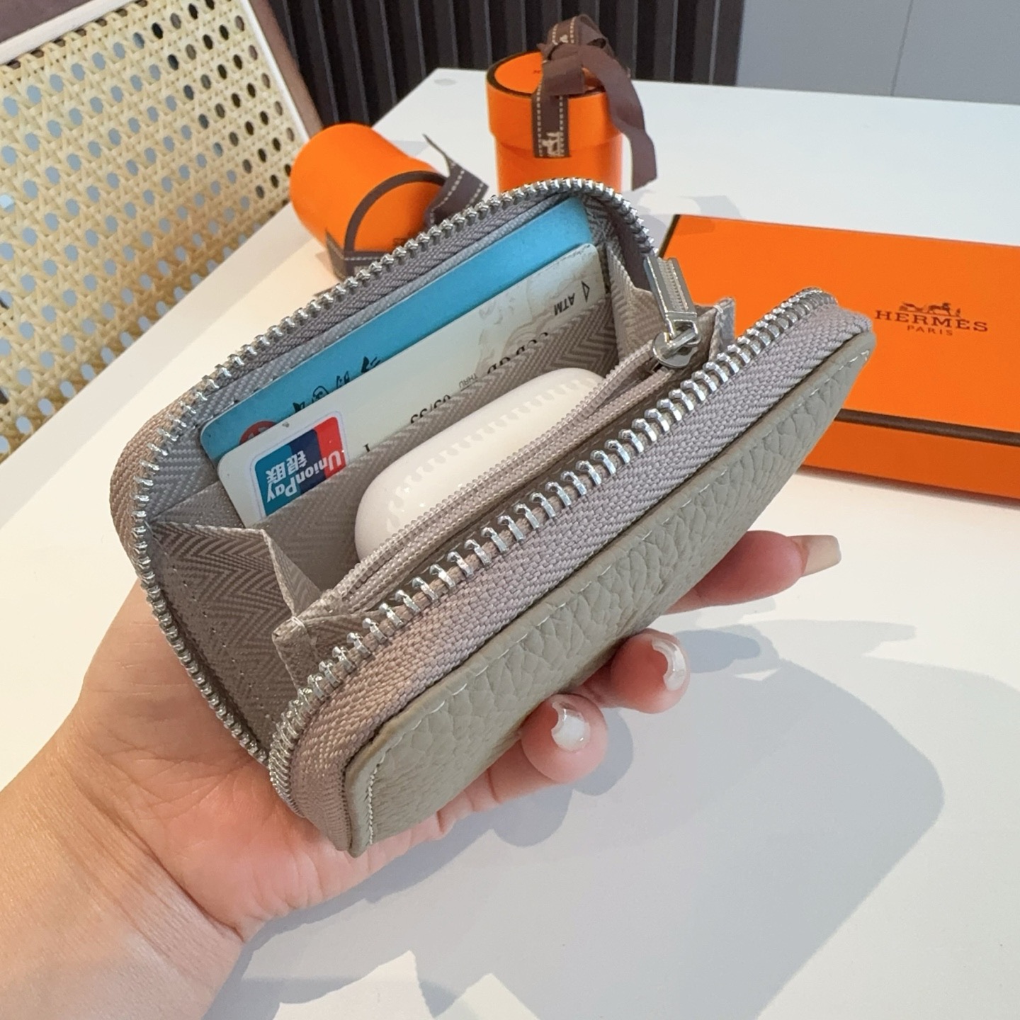 🔥爱马仕H零钱包卡包，头层牛皮 有隔层 可放证件 口红 零钱 耳机等小物件 手感真的很赞❗️