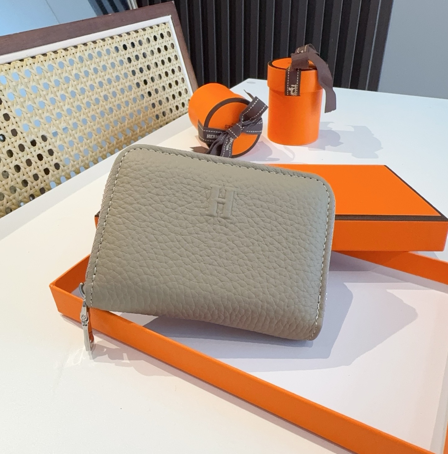 🔥爱马仕H零钱包卡包，头层牛皮 有隔层 可放证件 口红 零钱 耳机等小物件 手感真的很赞❗️