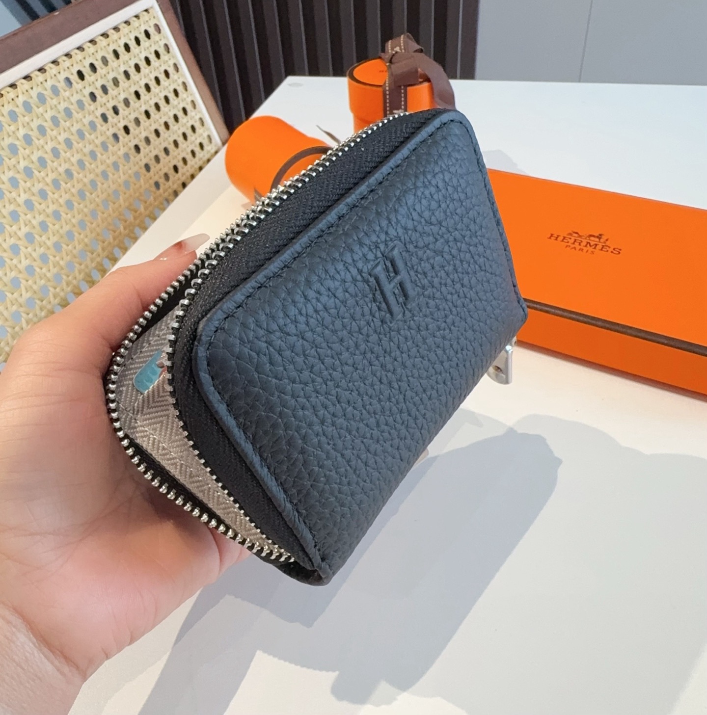 🔥爱马仕H零钱包卡包，头层牛皮 有隔层 可放证件 口红 零钱 耳机等小物件 手感真的很赞❗️