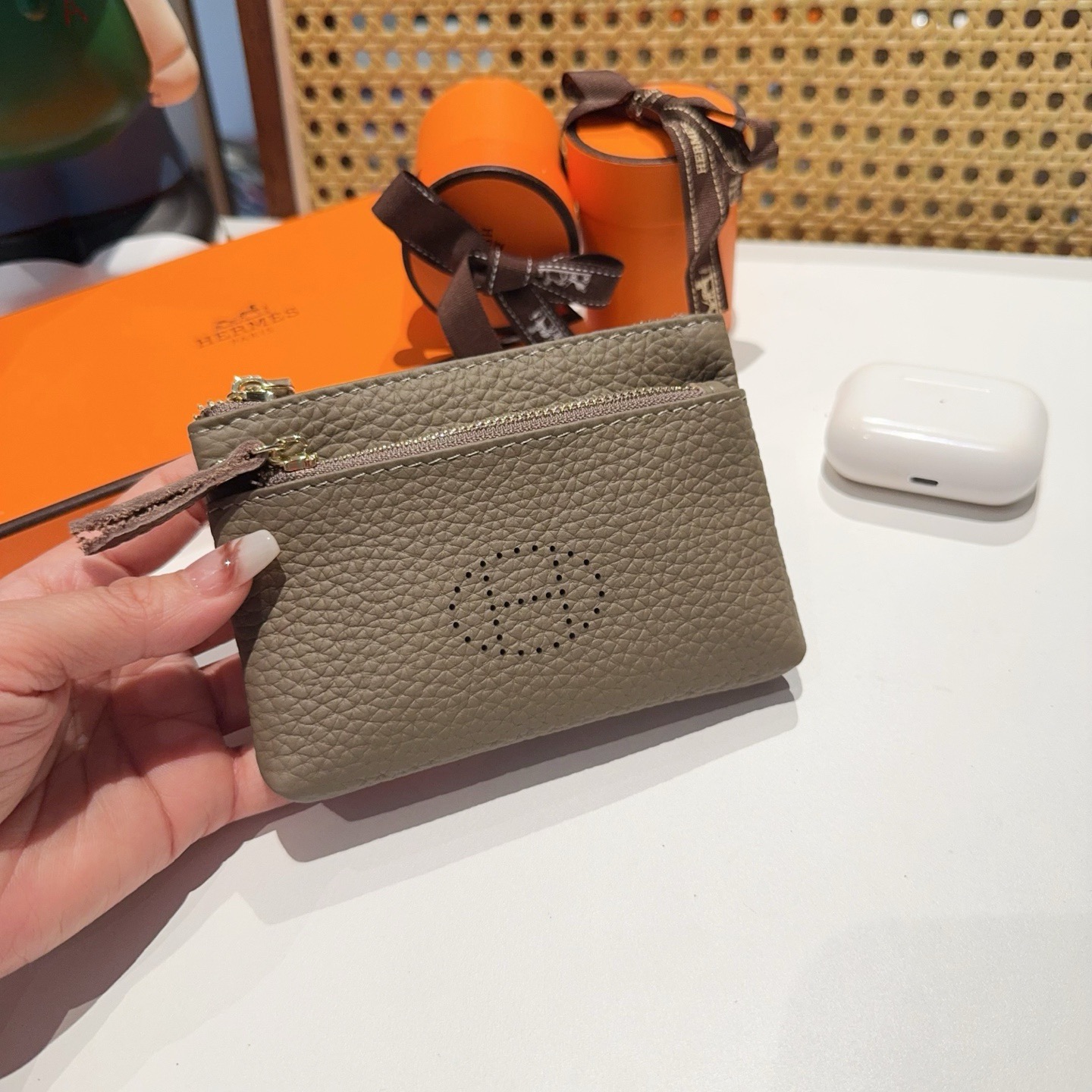 🔥爱马仕H零钱包钥匙包，头层牛皮 有隔层 可放口红零钱耳机等小物件 手感真的很赞❗️