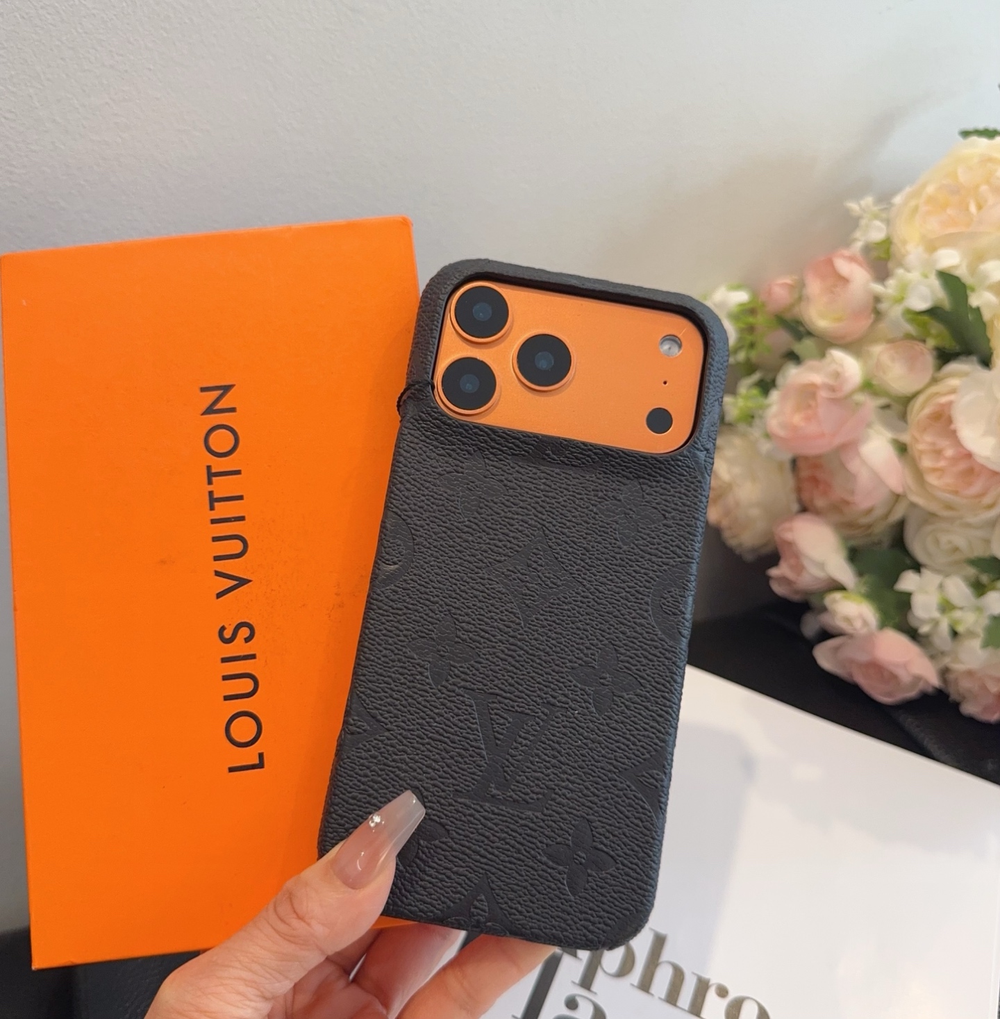 星宇橙系列 lv 荔枝纹牛皮压纹手机壳型号：为了不出现报错型号，请打开本机查看手机设置显示的型号⚠️⚠️