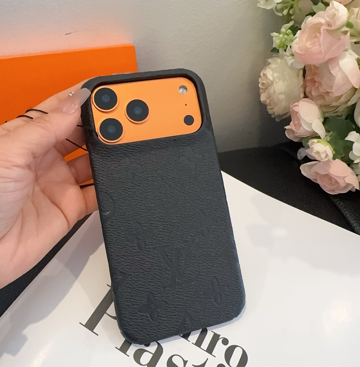 星宇橙系列 lv 荔枝纹牛皮压纹手机壳型号：为了不出现报错型号，请打开本机查看手机设置显示的型号⚠️⚠️