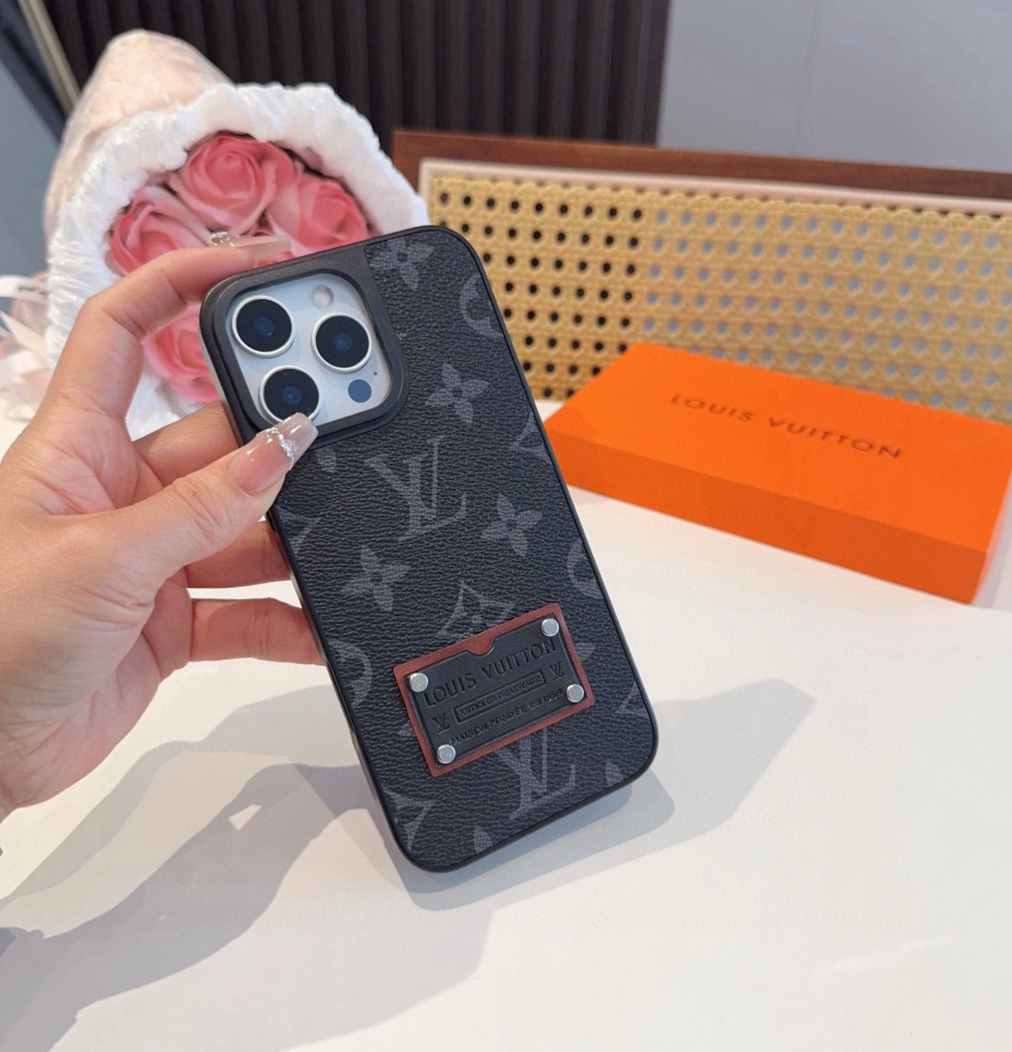 💥LV经典老花手机壳，官网同步贴皮全包手机壳，高端奢华[强]型号：为了不出现报错型号，请打开本机查看手机