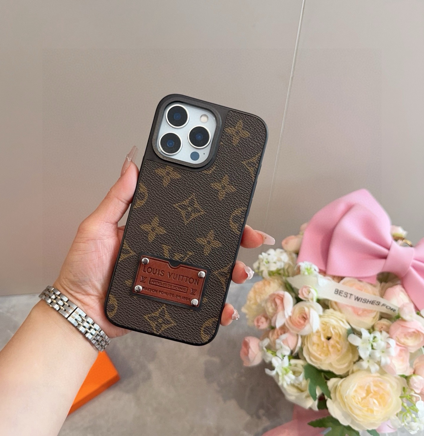 💥LV经典老花手机壳，官网同步贴皮全包手机壳，高端奢华[强]型号：为了不出现报错型号，请打开本机查看手机