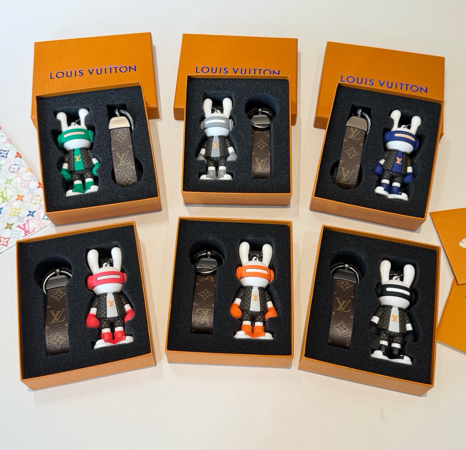 🔥LV兔子公仔钥匙扣 可拆卸当汽车摆件，网红爆款 高档装饰挂件 高版本出货 配包装