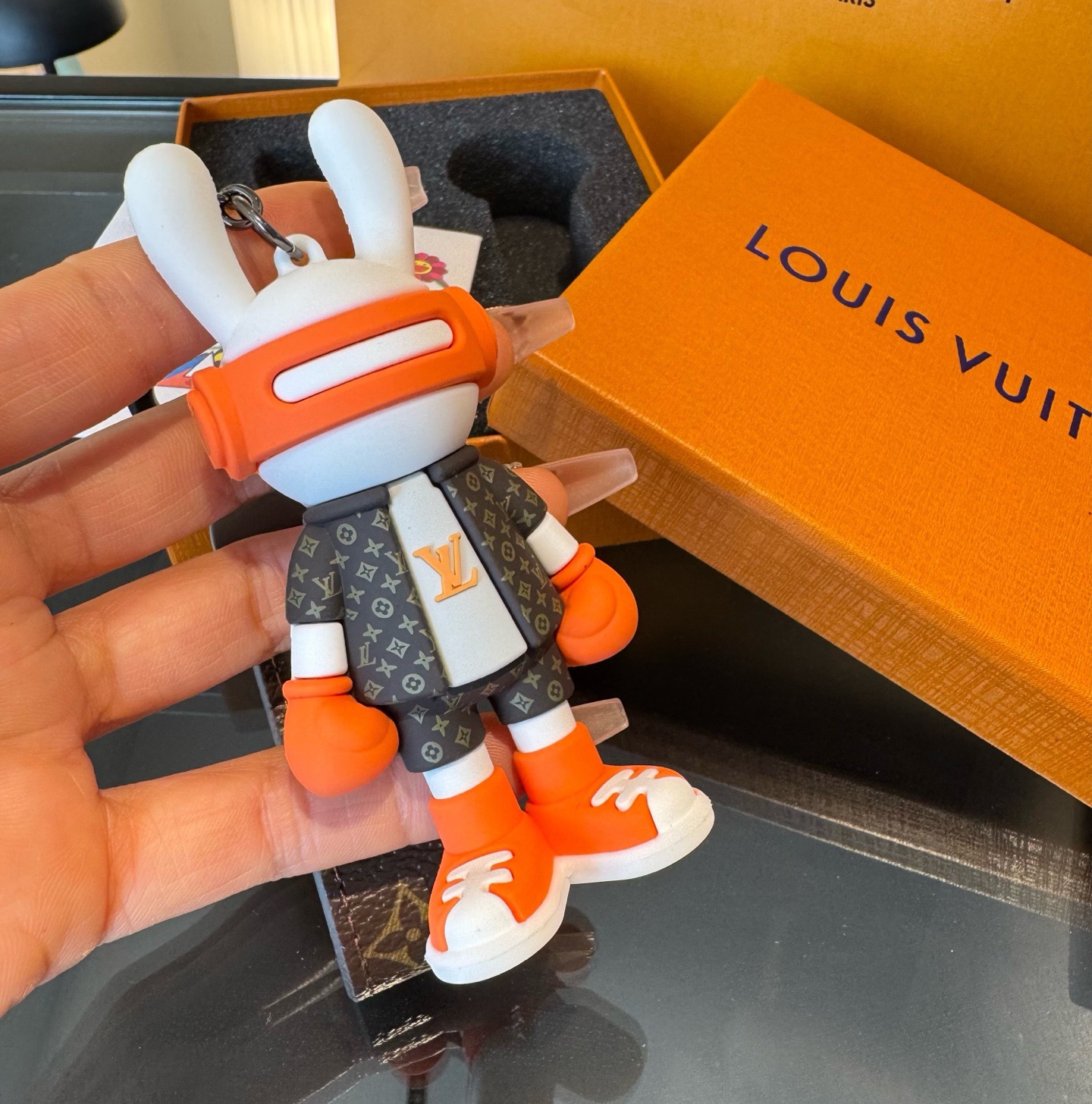 🔥LV兔子公仔钥匙扣 可拆卸当汽车摆件，网红爆款 高档装饰挂件 高版本出货 配包装