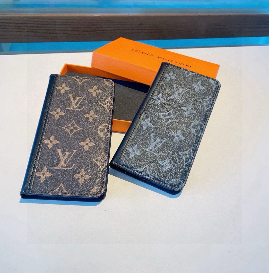 上新🎉🎉🎉🎉LV老花拼接原版皮套 卡套 官网同步经典老花手机套 配手机壳型号：为了不出现报错型号，请打开