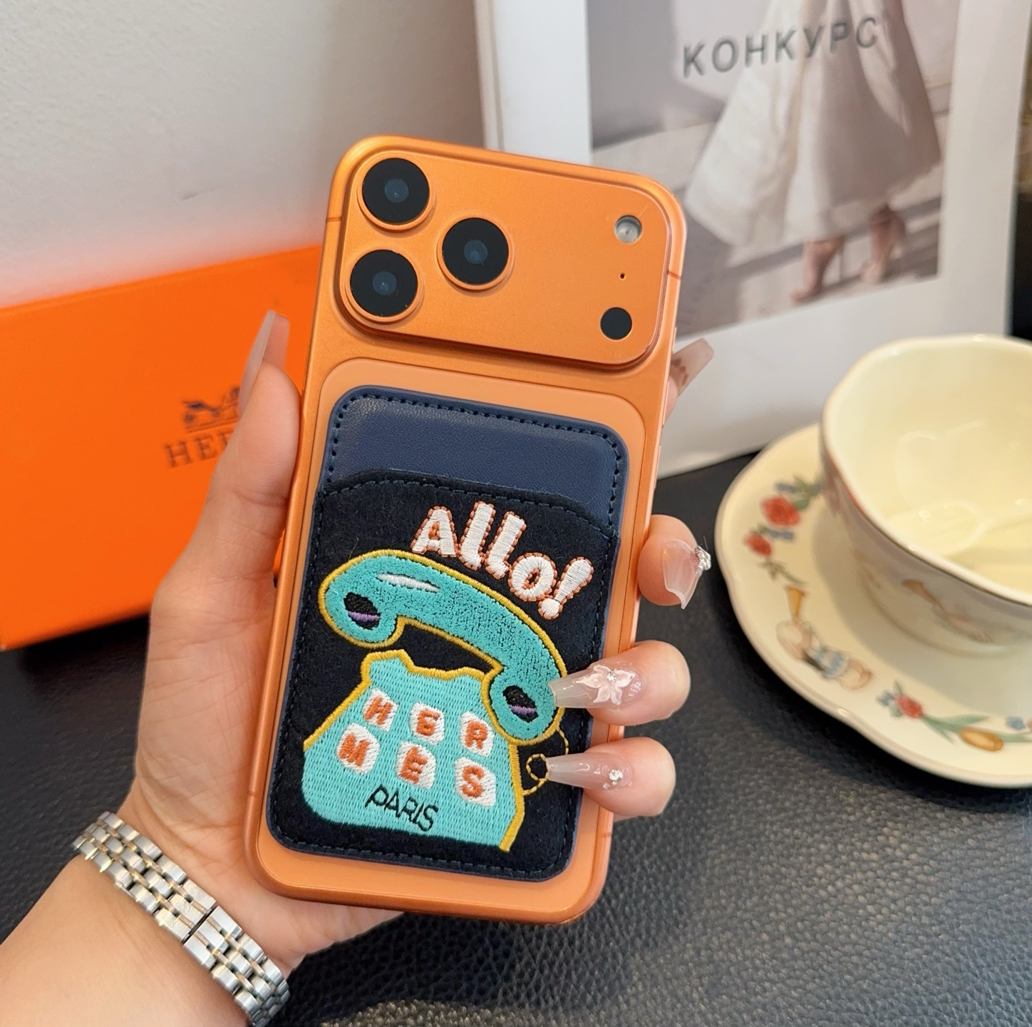 🔥爱马仕官网磁吸卡包 爱马仕房子刺绣手机磁吸卡包顶级高品质[强]磁吸式卡夹，尺寸：长6.5*高9.5*宽