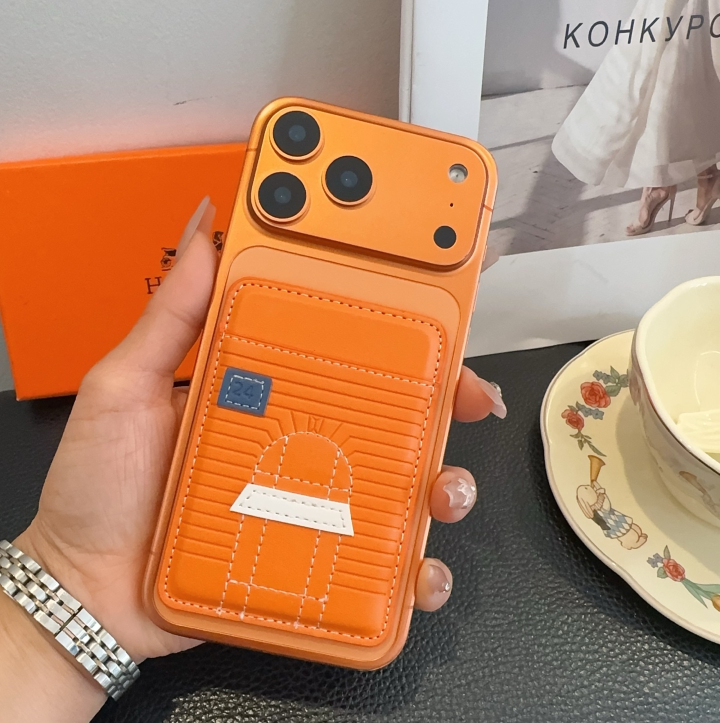 🔥爱马仕官网磁吸卡包 爱马仕房子刺绣手机磁吸卡包顶级高品质[强]磁吸式卡夹，尺寸：长6.5*高9.5*宽