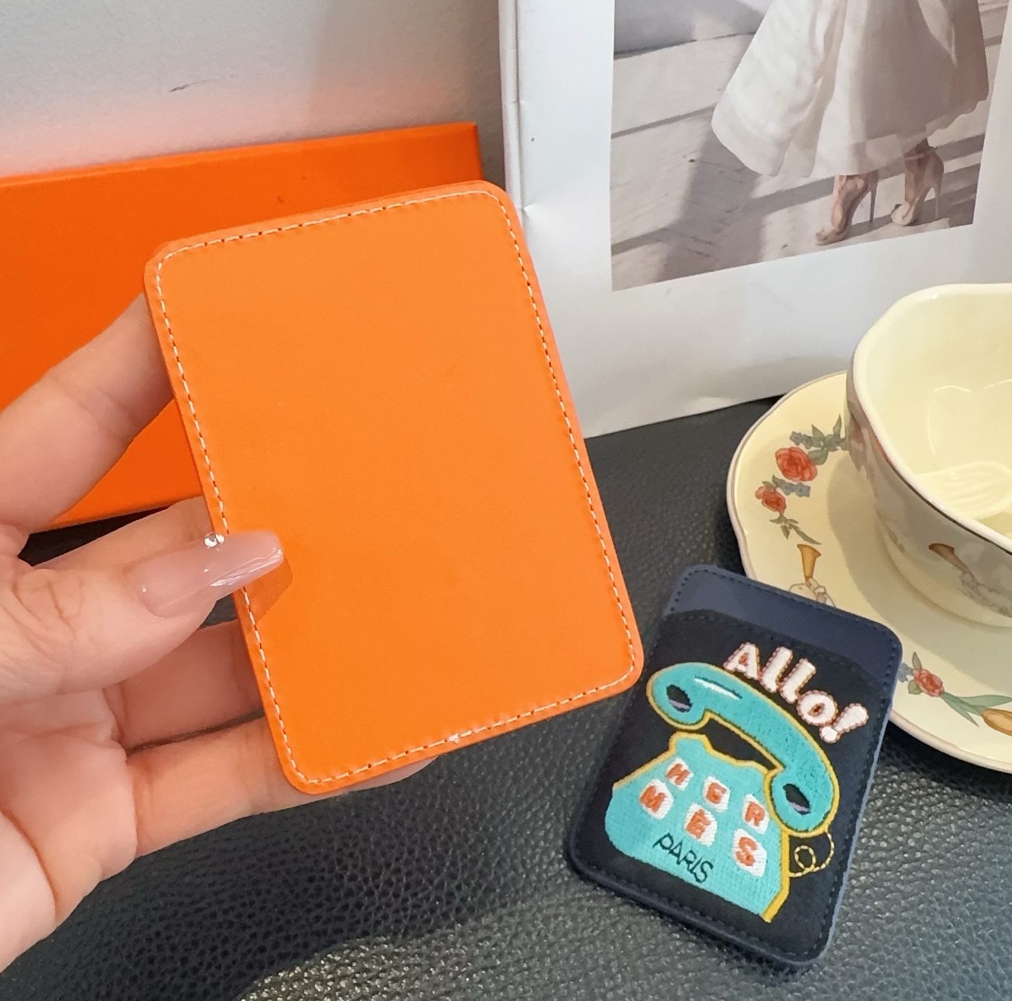 🔥爱马仕官网磁吸卡包 爱马仕房子刺绣手机磁吸卡包顶级高品质[强]磁吸式卡夹，尺寸：长6.5*高9.5*宽