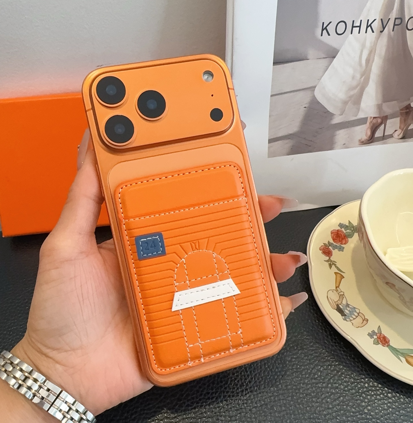 🔥爱马仕官网磁吸卡包 爱马仕房子刺绣手机磁吸卡包顶级高品质[强]磁吸式卡夹，尺寸：长6.5*高9.5*宽