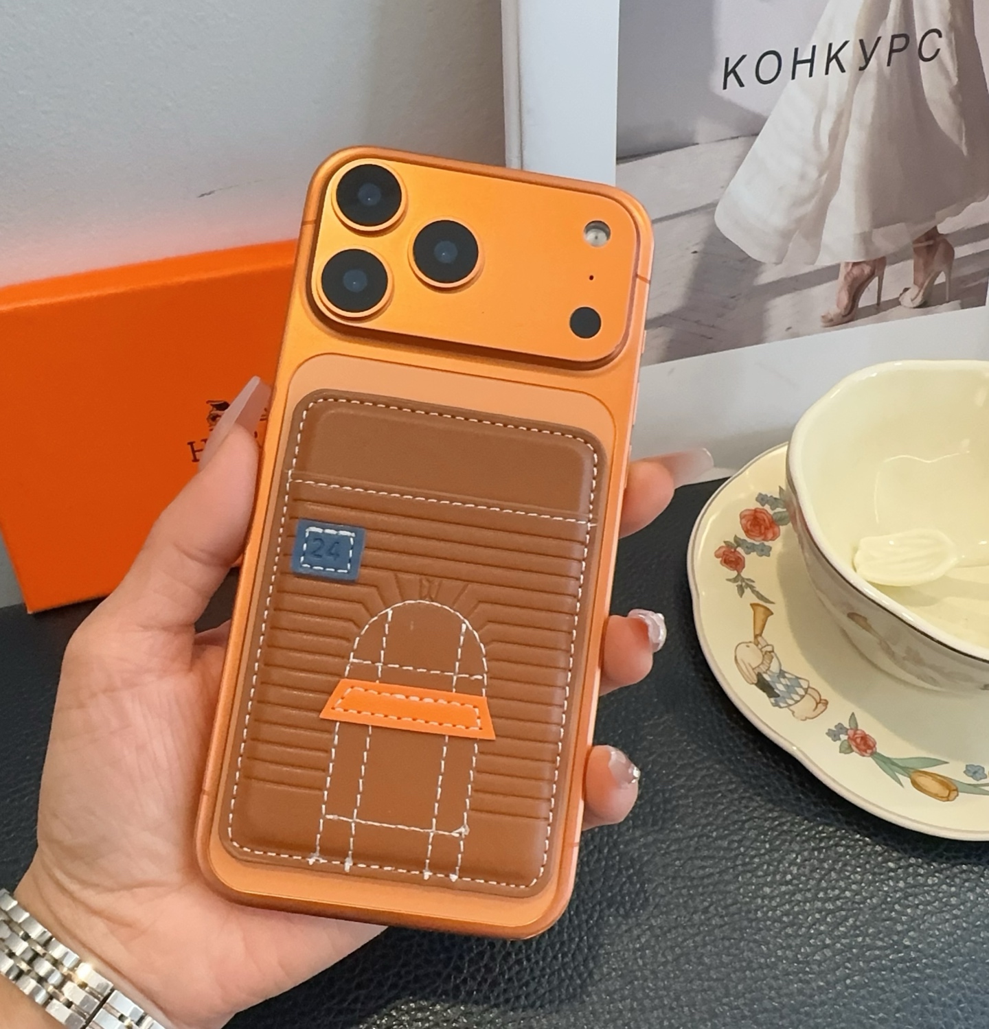 🔥爱马仕官网磁吸卡包 爱马仕房子刺绣手机磁吸卡包顶级高品质[强]磁吸式卡夹，尺寸：长6.5*高9.5*宽