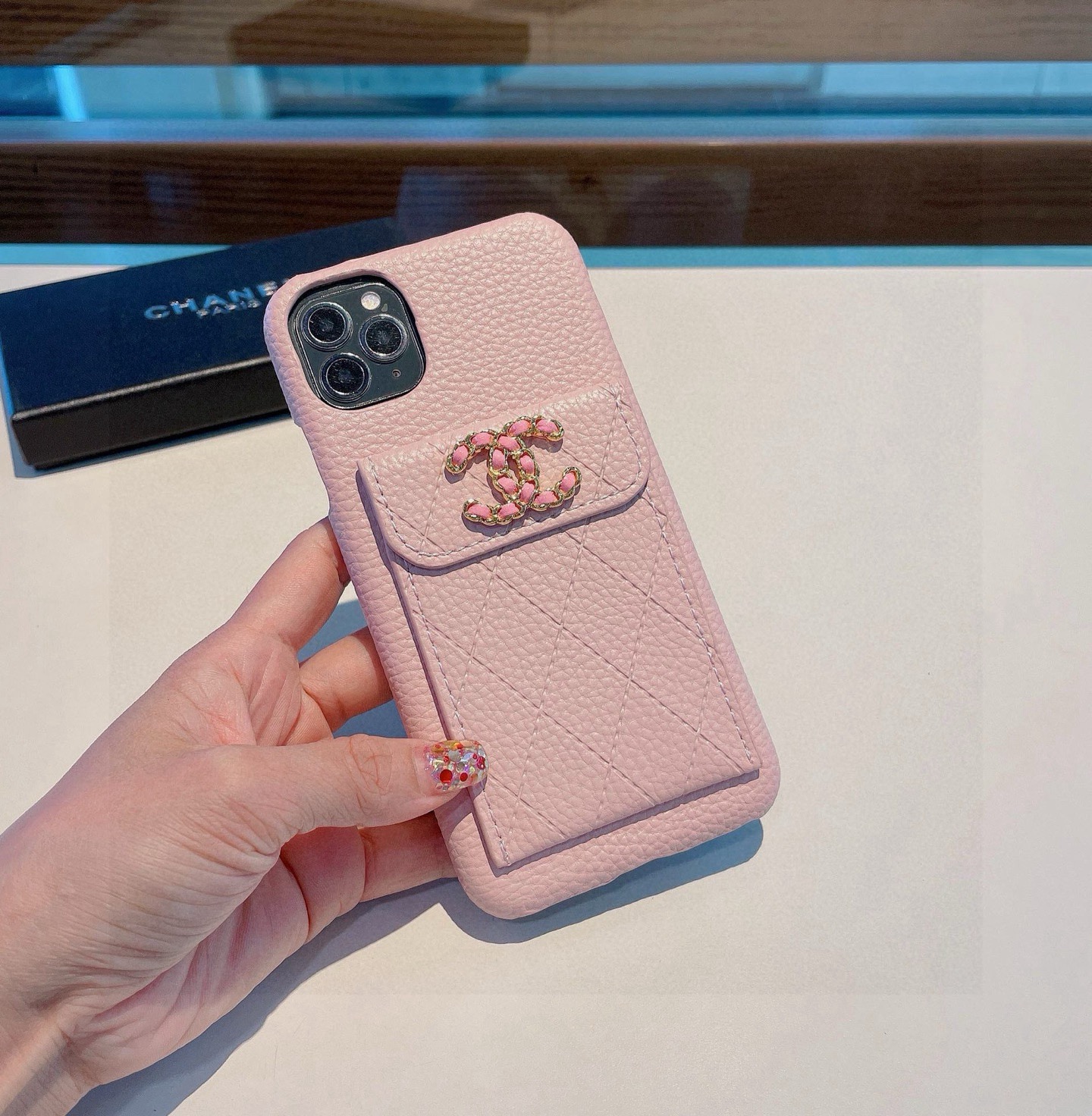 🔥新品上架～～～CHANEL香奈儿【荔枝纹卡包手机壳】独家原单💥进口皮料，高端品质 🎉 型号：为了不出现