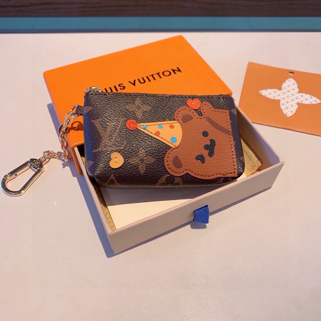 🔥独家新品LV卡通老花零钱包包，经典老花耳机包，包包挂饰，圣诞熊🐻 小柴犬、狮子🦁️零钱包 超纤材质 五