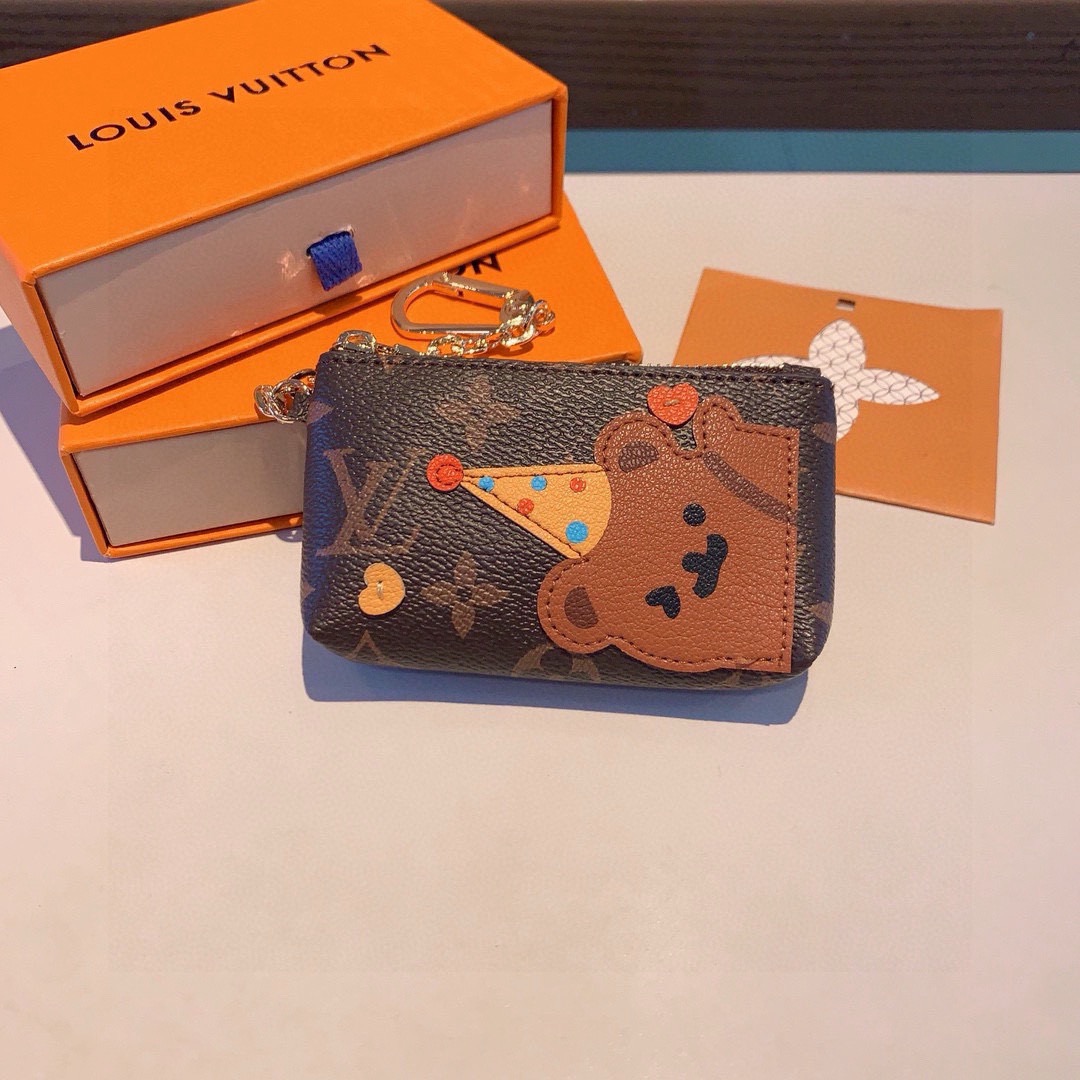 🔥独家新品LV卡通老花零钱包包，经典老花耳机包，包包挂饰，圣诞熊🐻 小柴犬、狮子🦁️零钱包 超纤材质 五