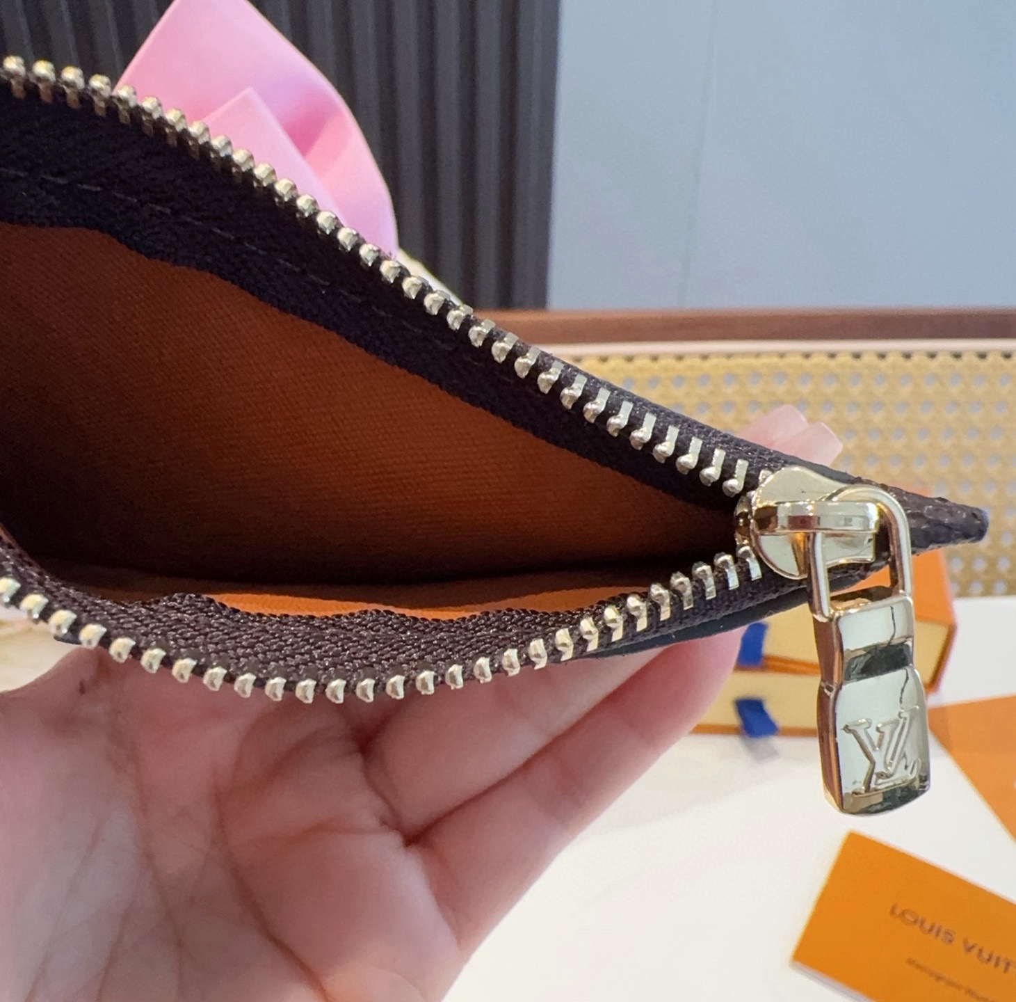 🔥LV村上隆合作款熊猫卡通老花卡包，经典老花零钱包，卡包零钱包两用，超纤材质 五金为进口钢 原版logo